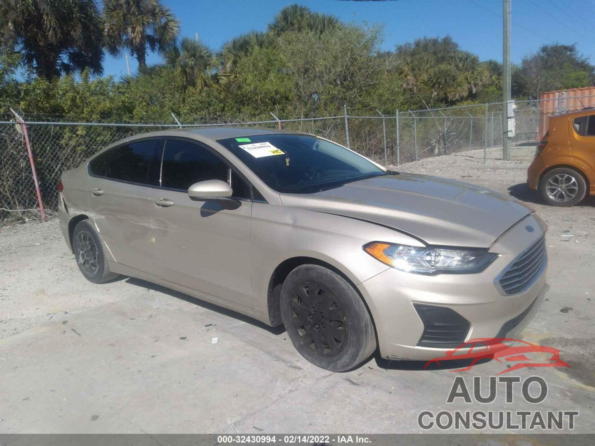 FORD FUSION 2019 - 3FA6P0G77KR161866