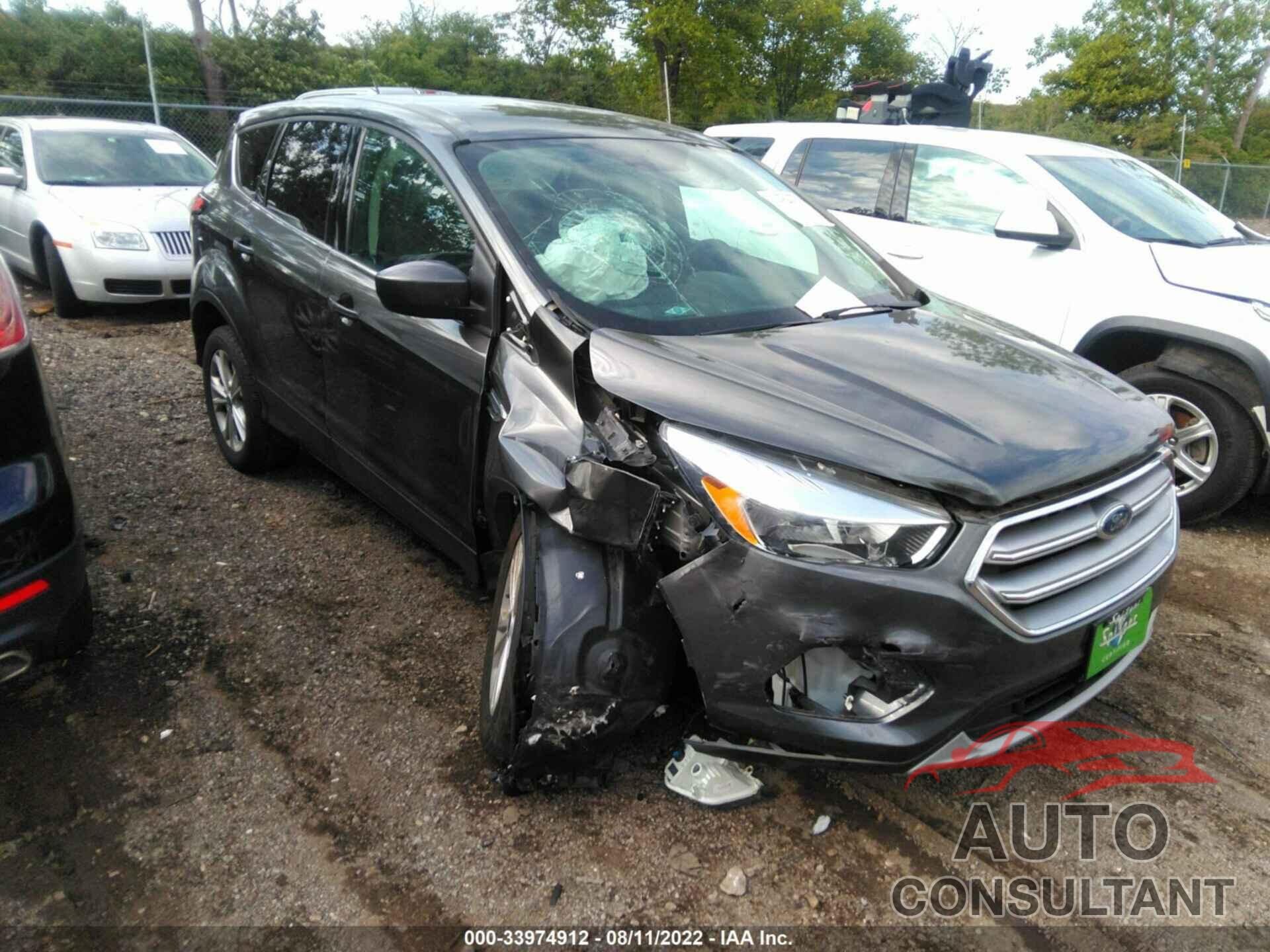 FORD ESCAPE 2017 - 1FMCU9G94HUD30069