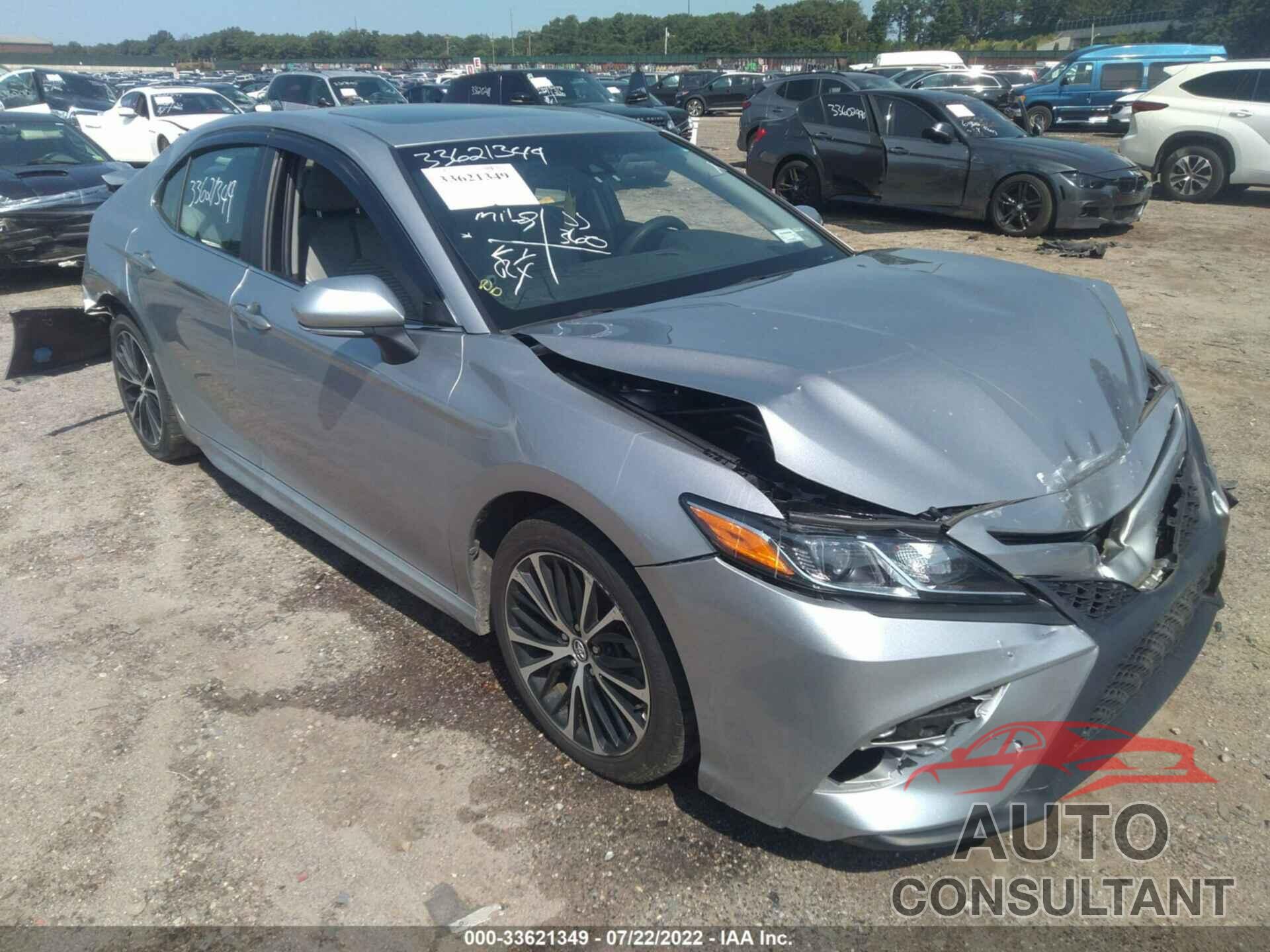 TOYOTA CAMRY 2018 - 4T1B11HK5JU153433