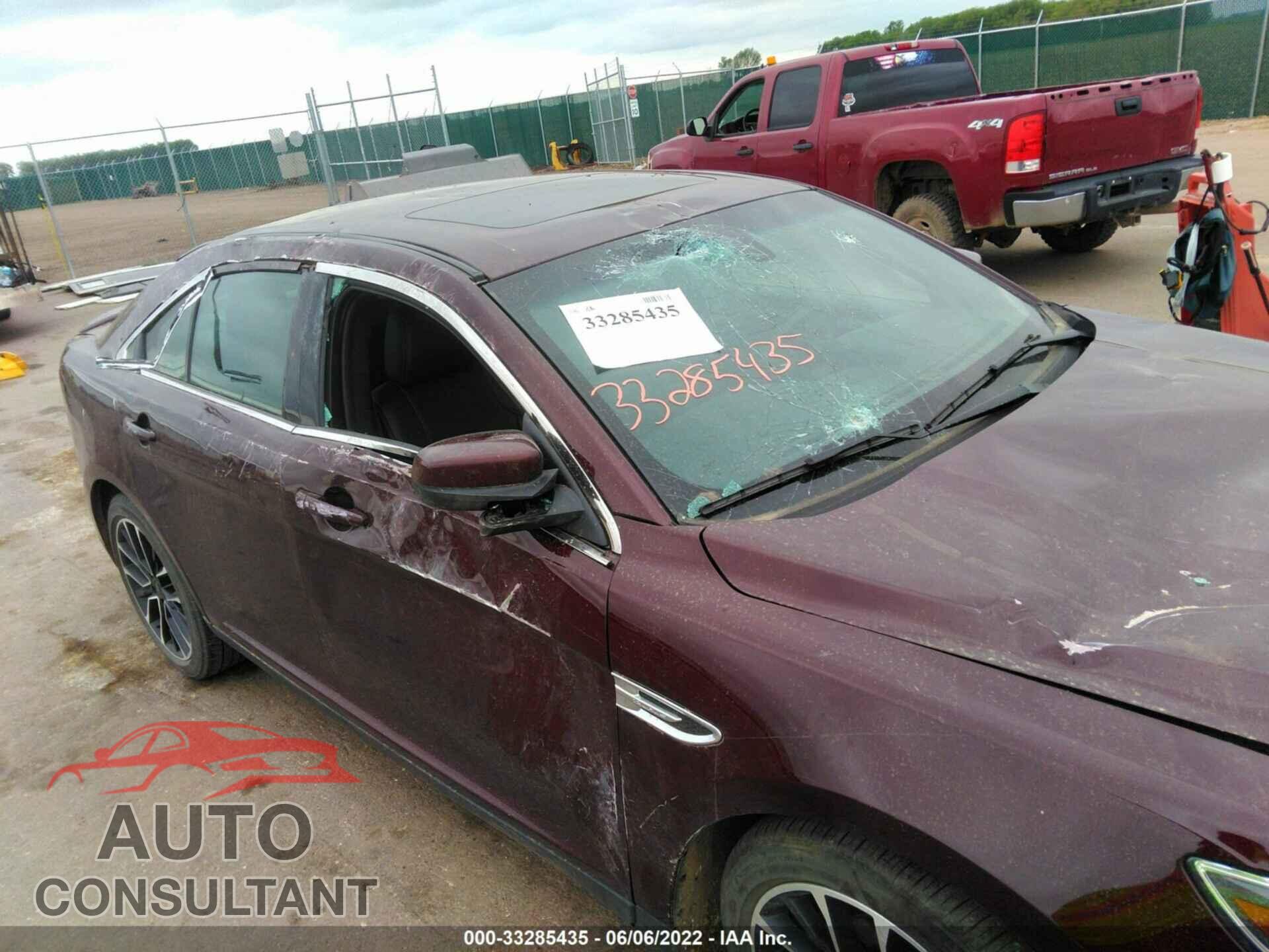 FORD TAURUS 2018 - 1FAHP2E81JG136662