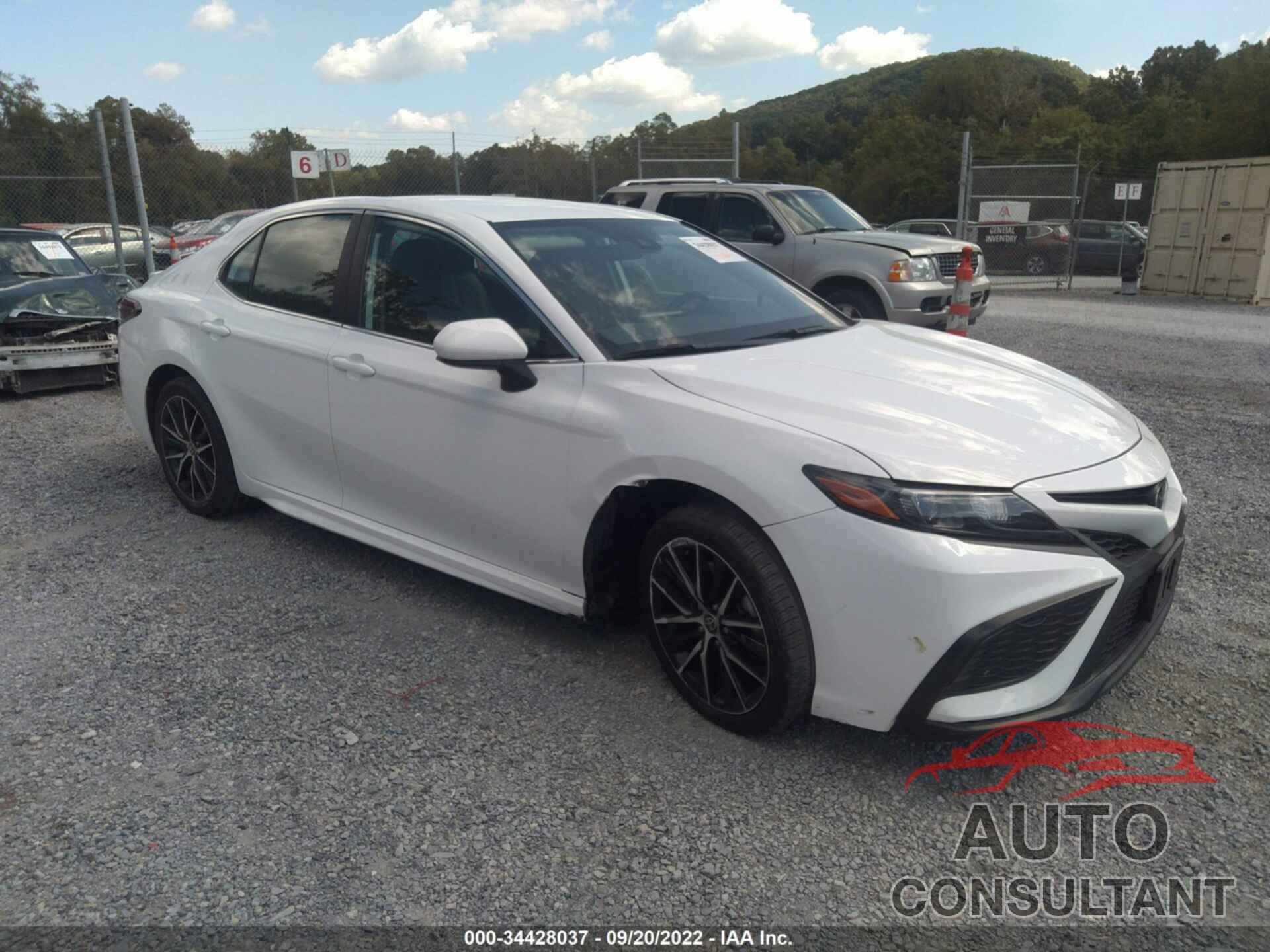 TOYOTA CAMRY 2021 - 4T1G11AK4MU469474