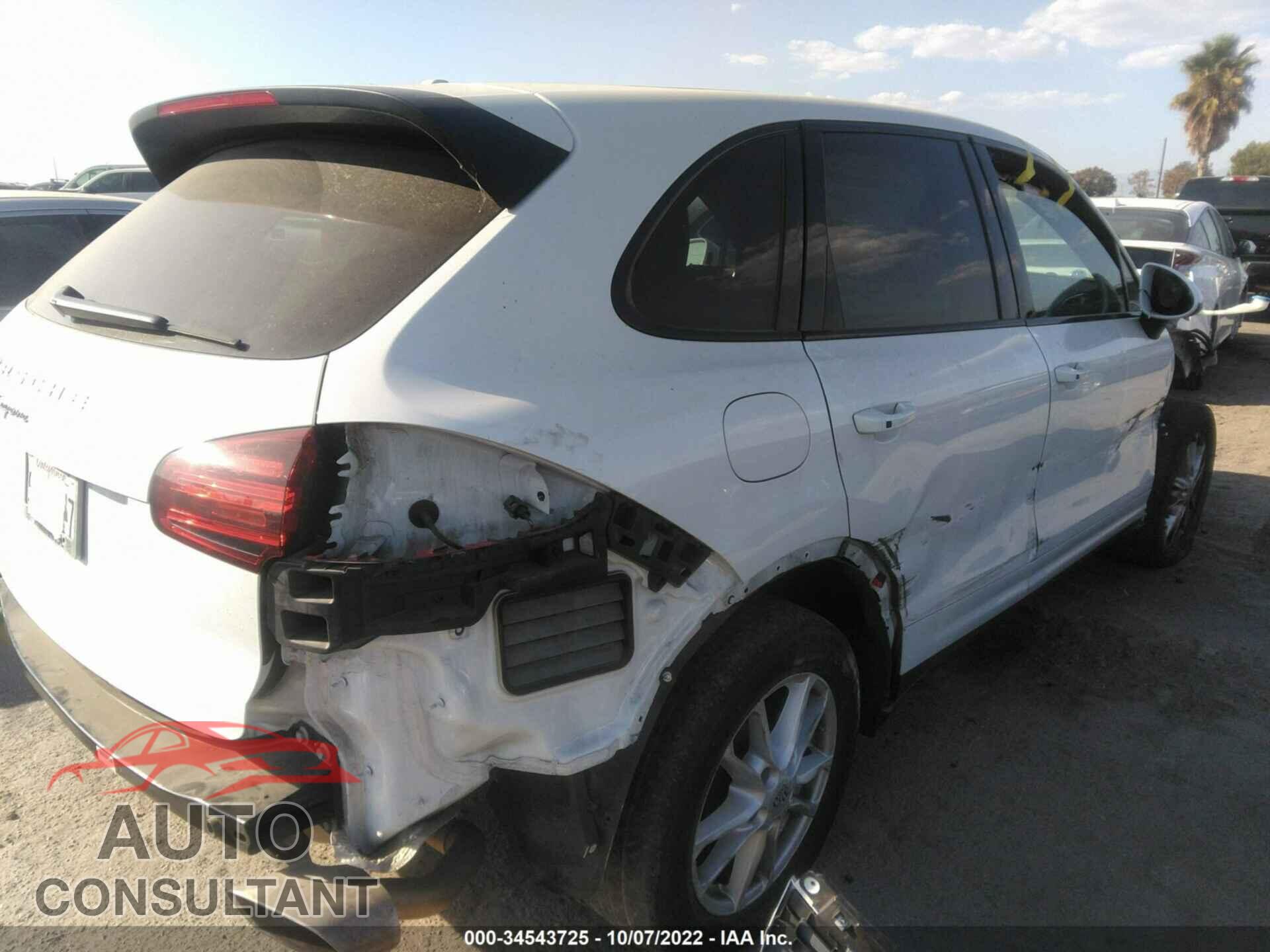 PORSCHE CAYENNE 2016 - WP1AA2A25GKA15832