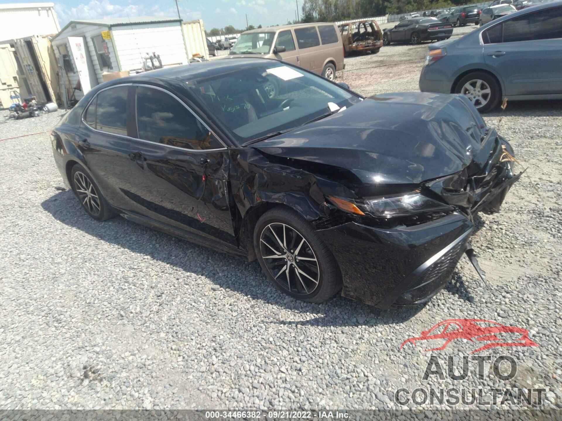TOYOTA CAMRY 2021 - 4T1G11AK1MU572917