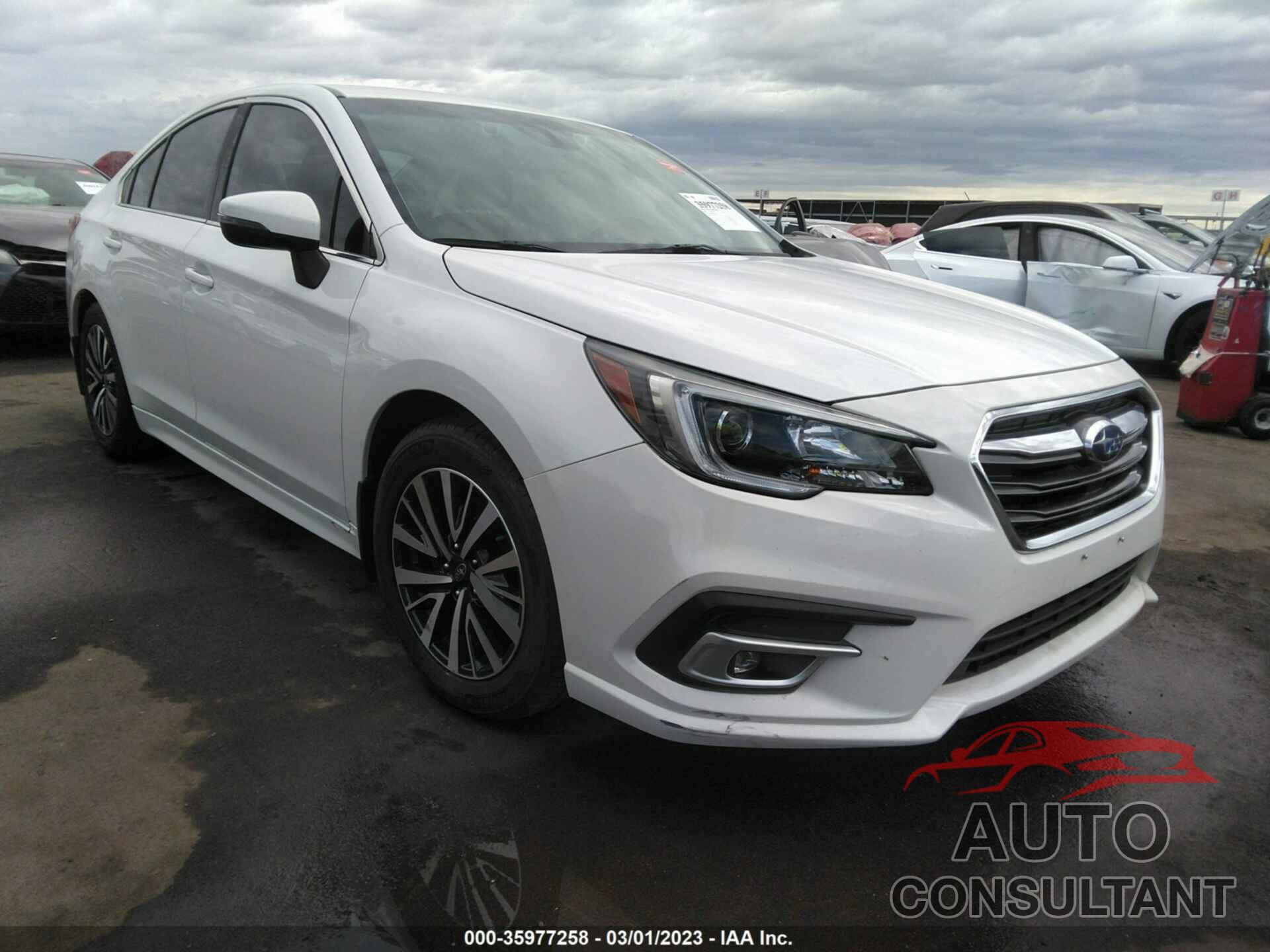 SUBARU LEGACY 2019 - 4S3BNAF62K3016004