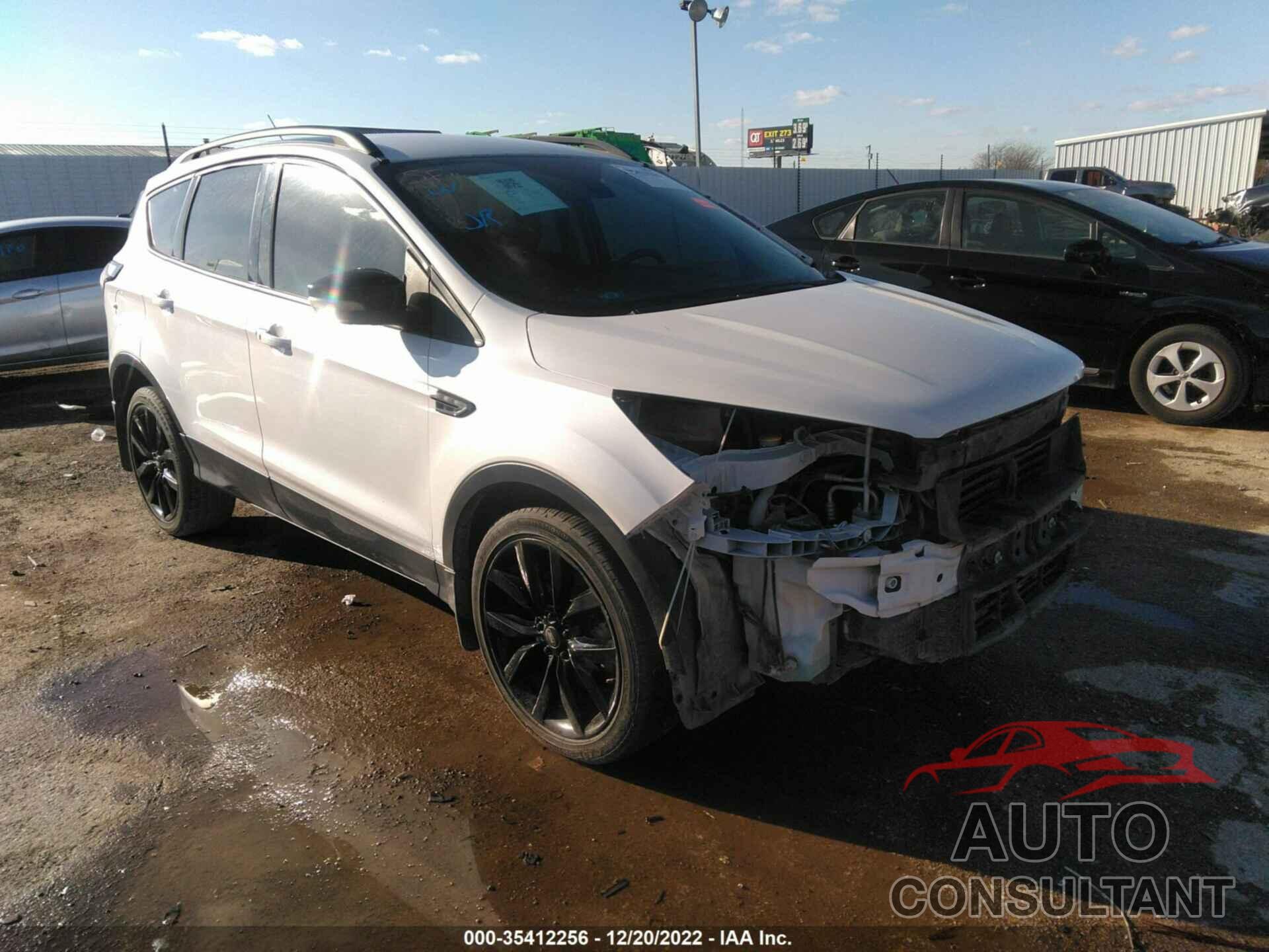 FORD ESCAPE 2017 - 1FMCU0J92HUC33960
