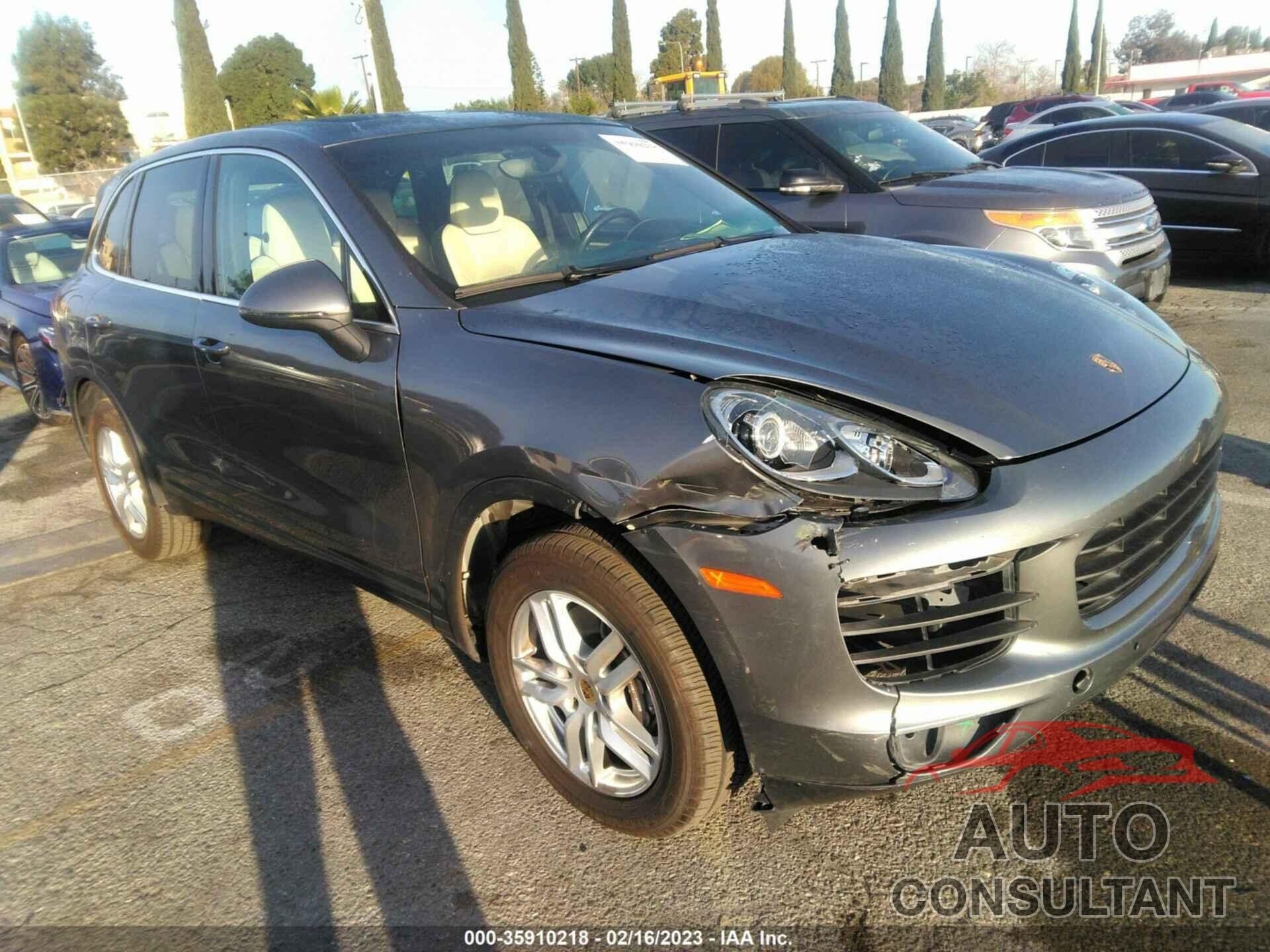 PORSCHE CAYENNE 2016 - WP1AA2A28GKA09037