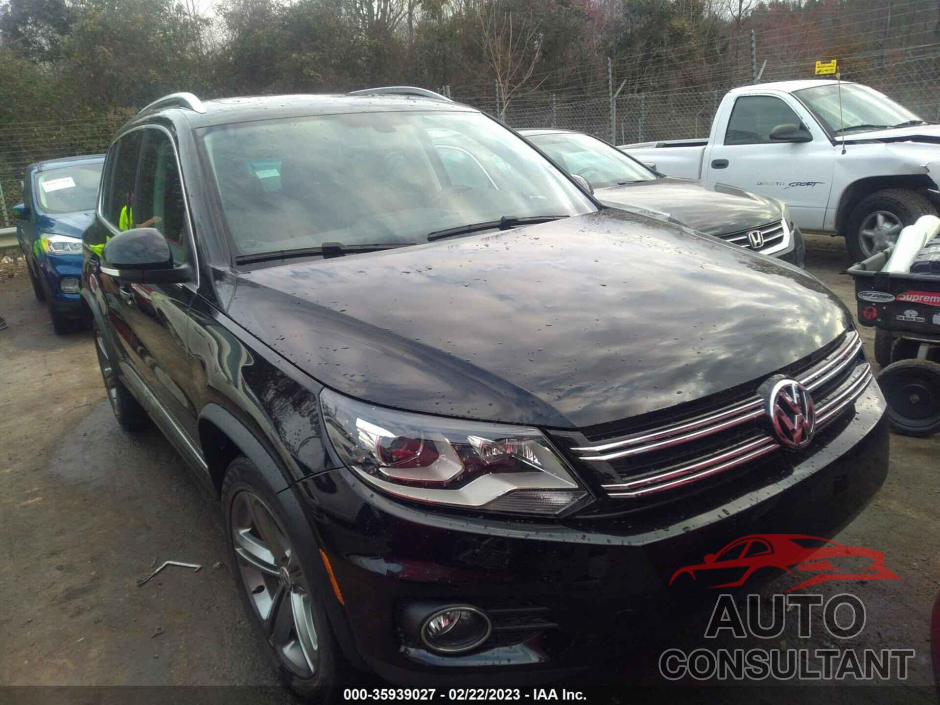 VOLKSWAGEN TIGUAN 2017 - WVGTV7AX2HK015131