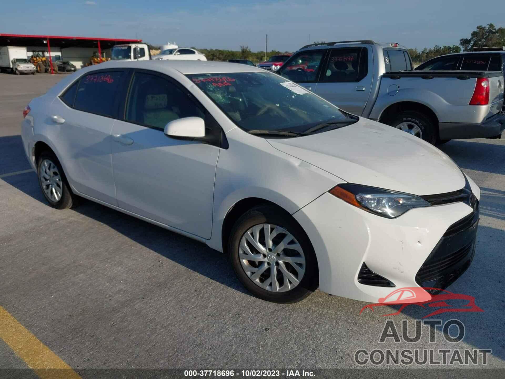 TOYOTA COROLLA 2018 - 5YFBURHE3JP855168