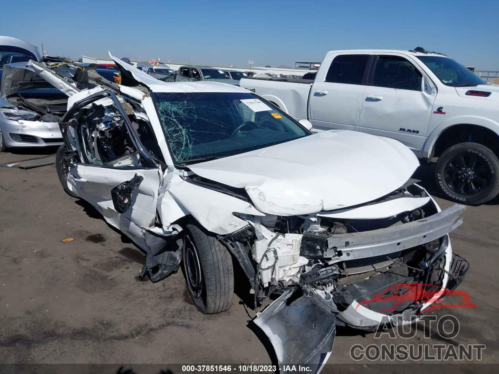 TOYOTA CAMRY 2018 - 4T1B11HK3JU618257