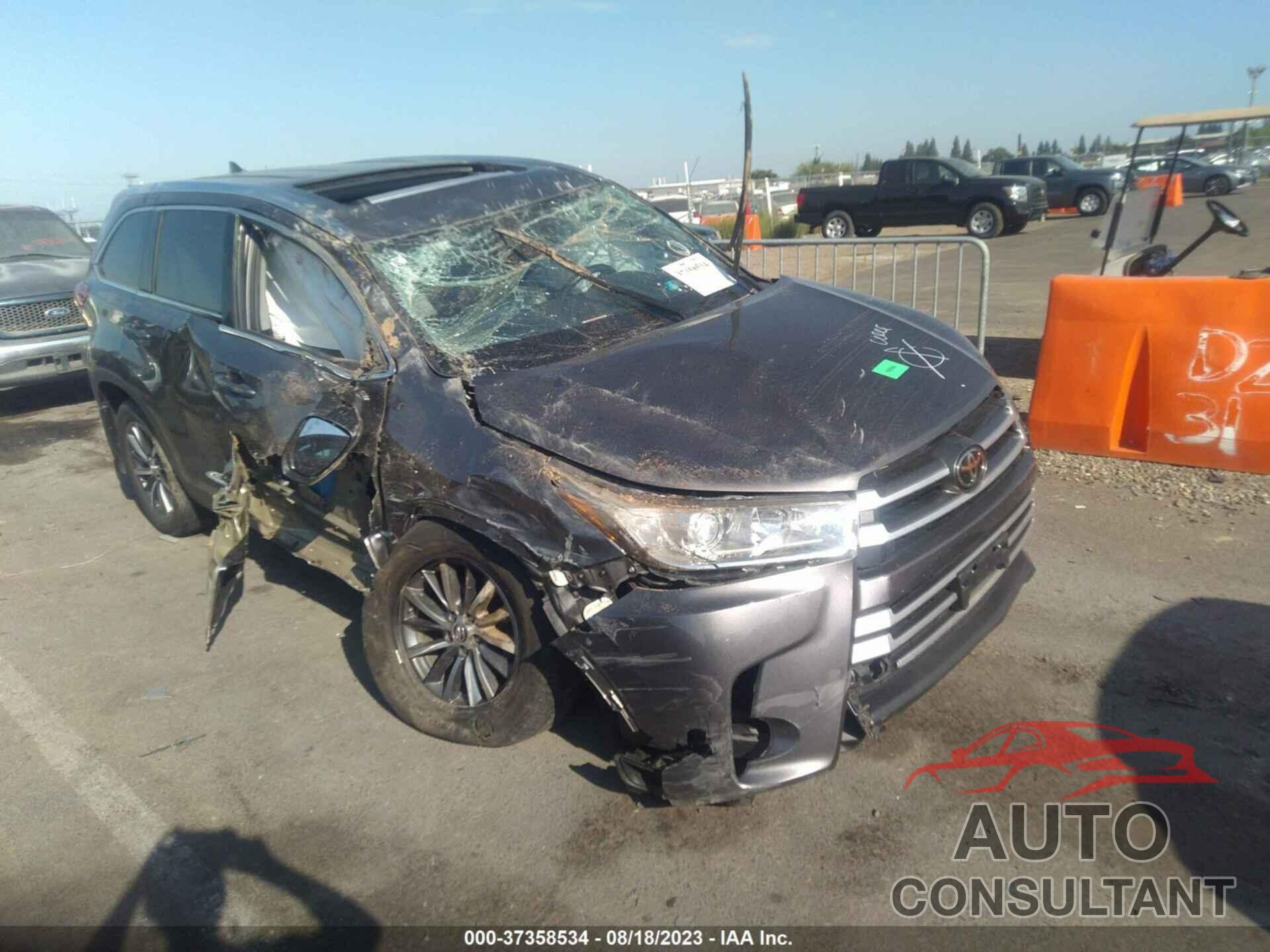 TOYOTA HIGHLANDER 2019 - 5TDJZRFH0KS619354