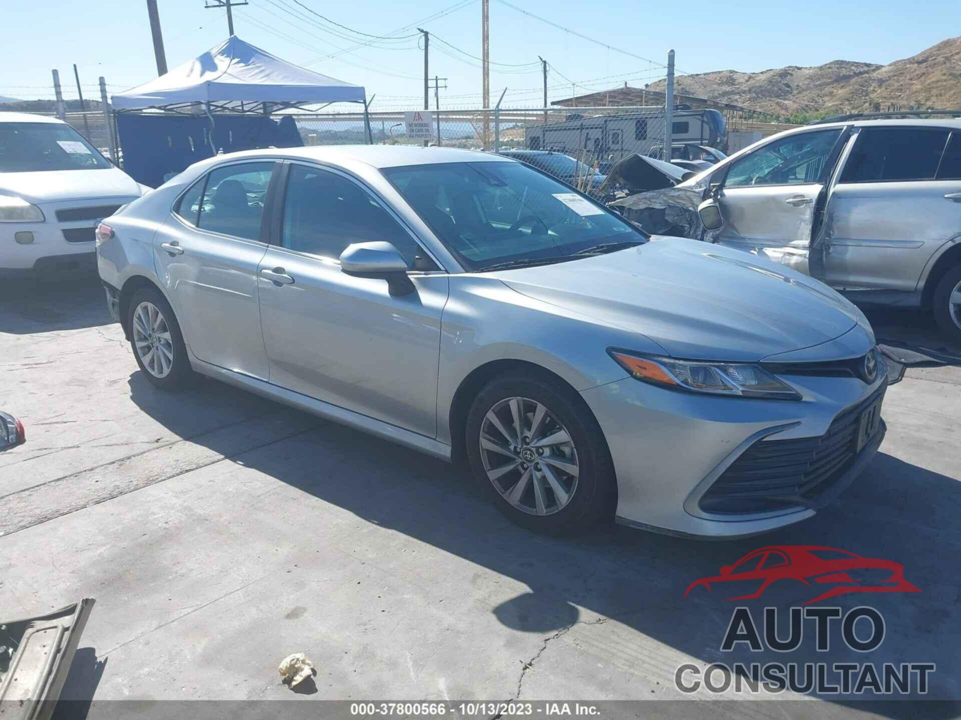 TOYOTA CAMRY 2022 - 4T1C11AK0NU640365
