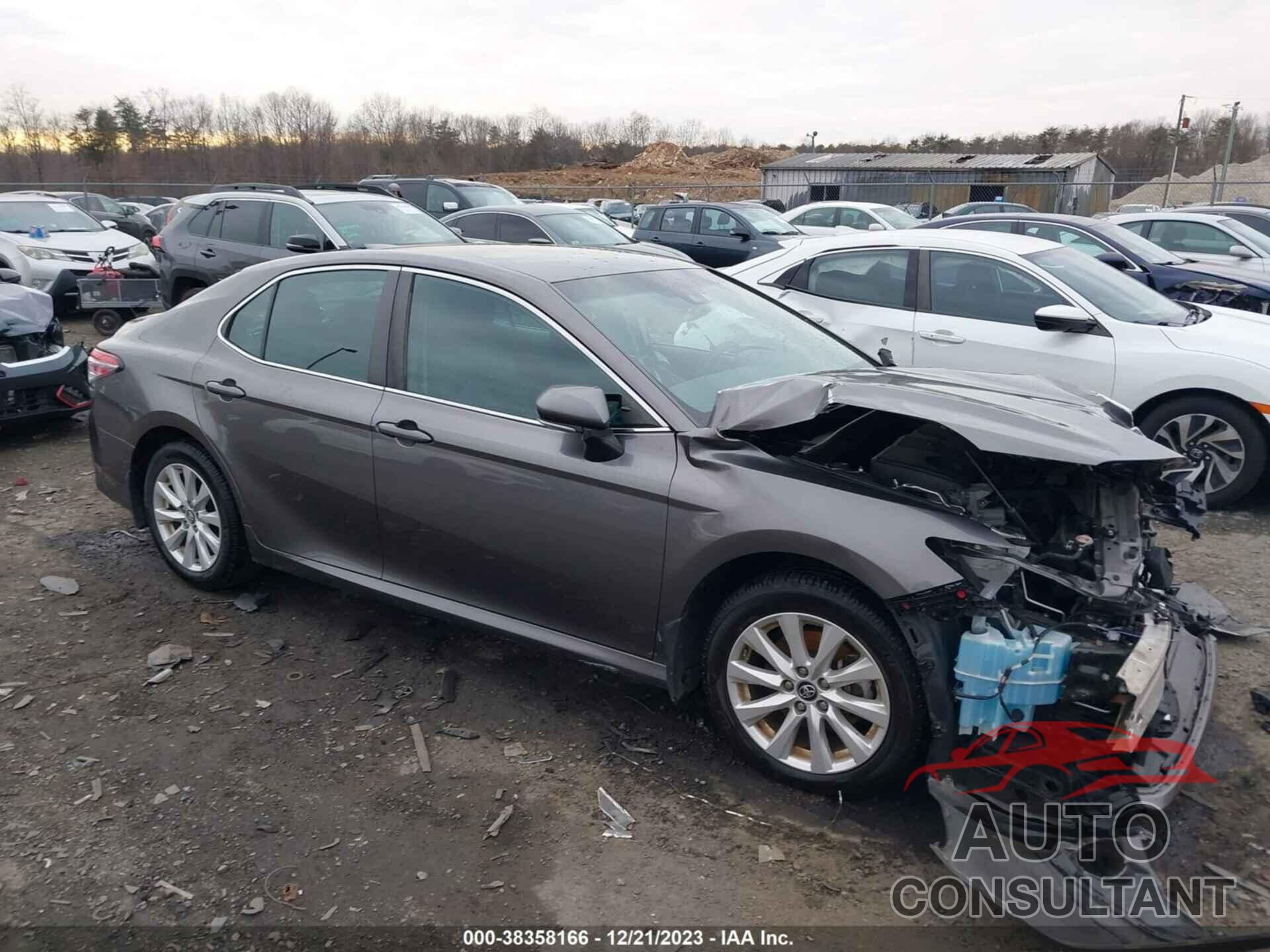 TOYOTA CAMRY 2018 - 4T1B11HK2JU650584