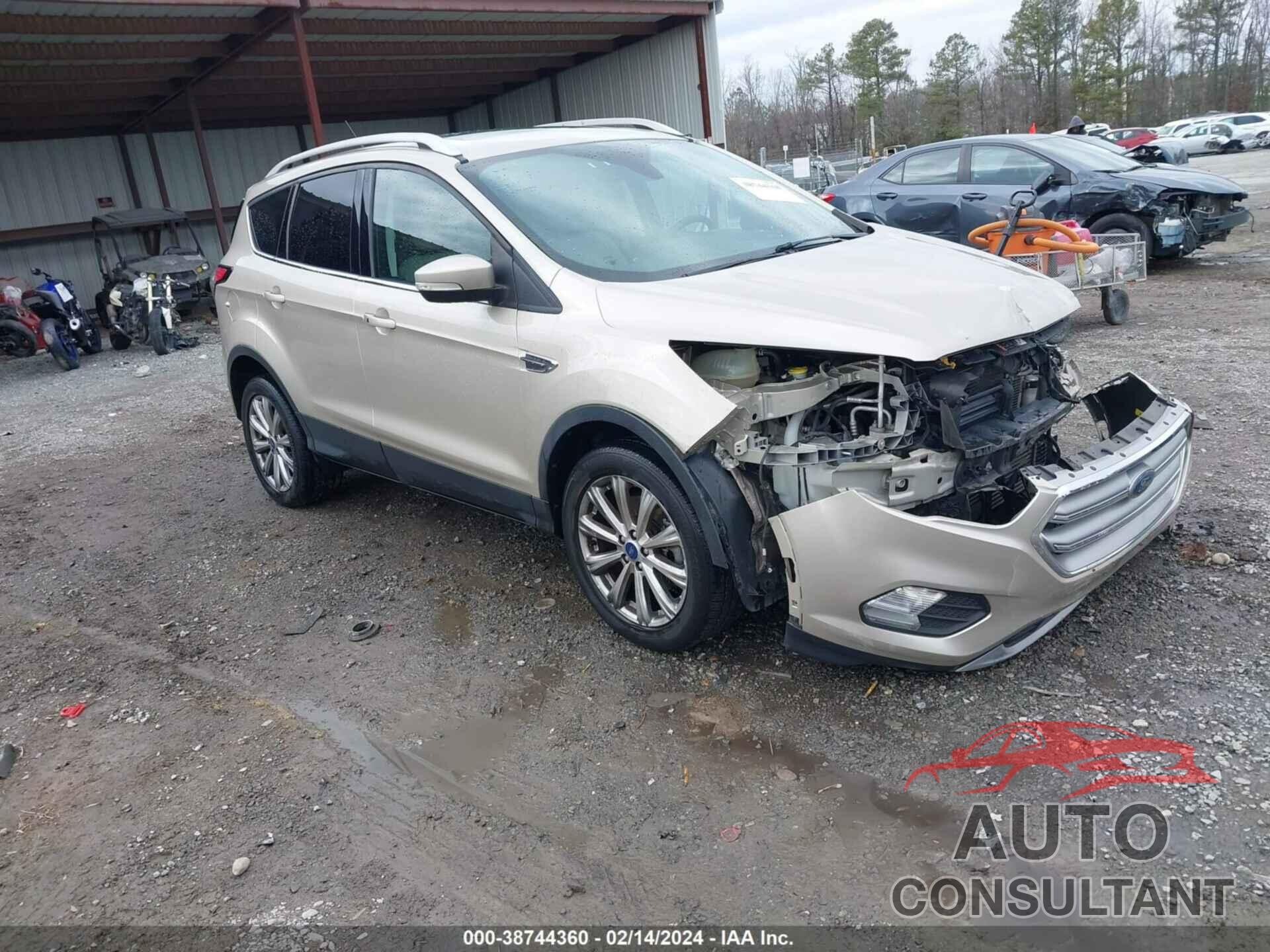 FORD ESCAPE 2017 - 1FMCU9J92HUE18143