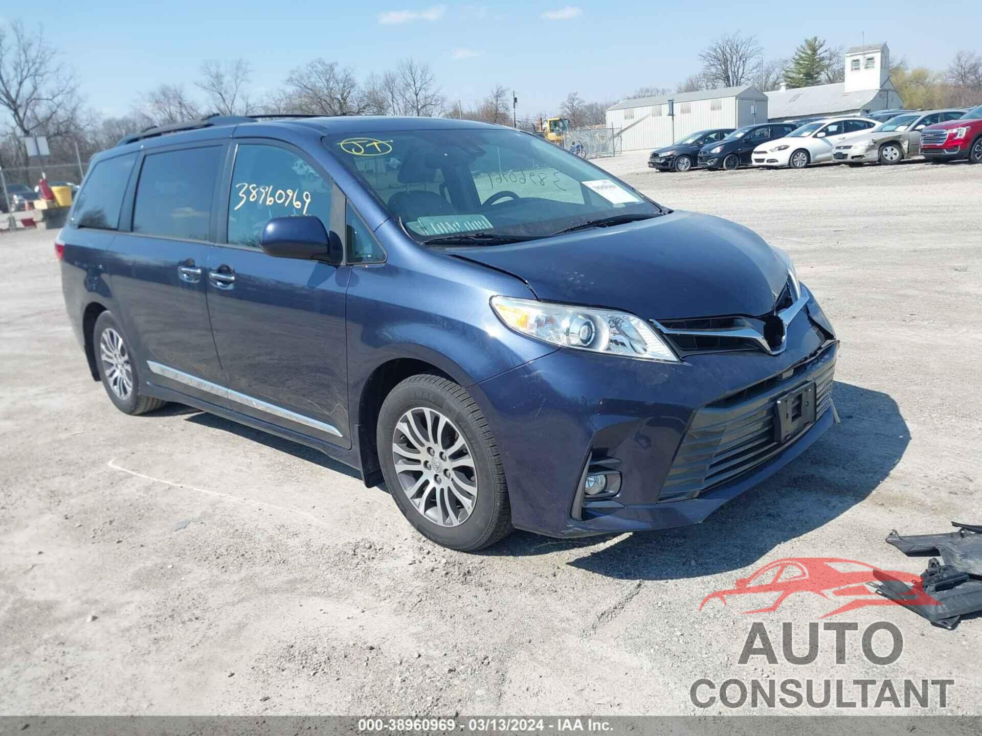 TOYOTA SIENNA 2018 - 5TDYZ3DC8JS946134