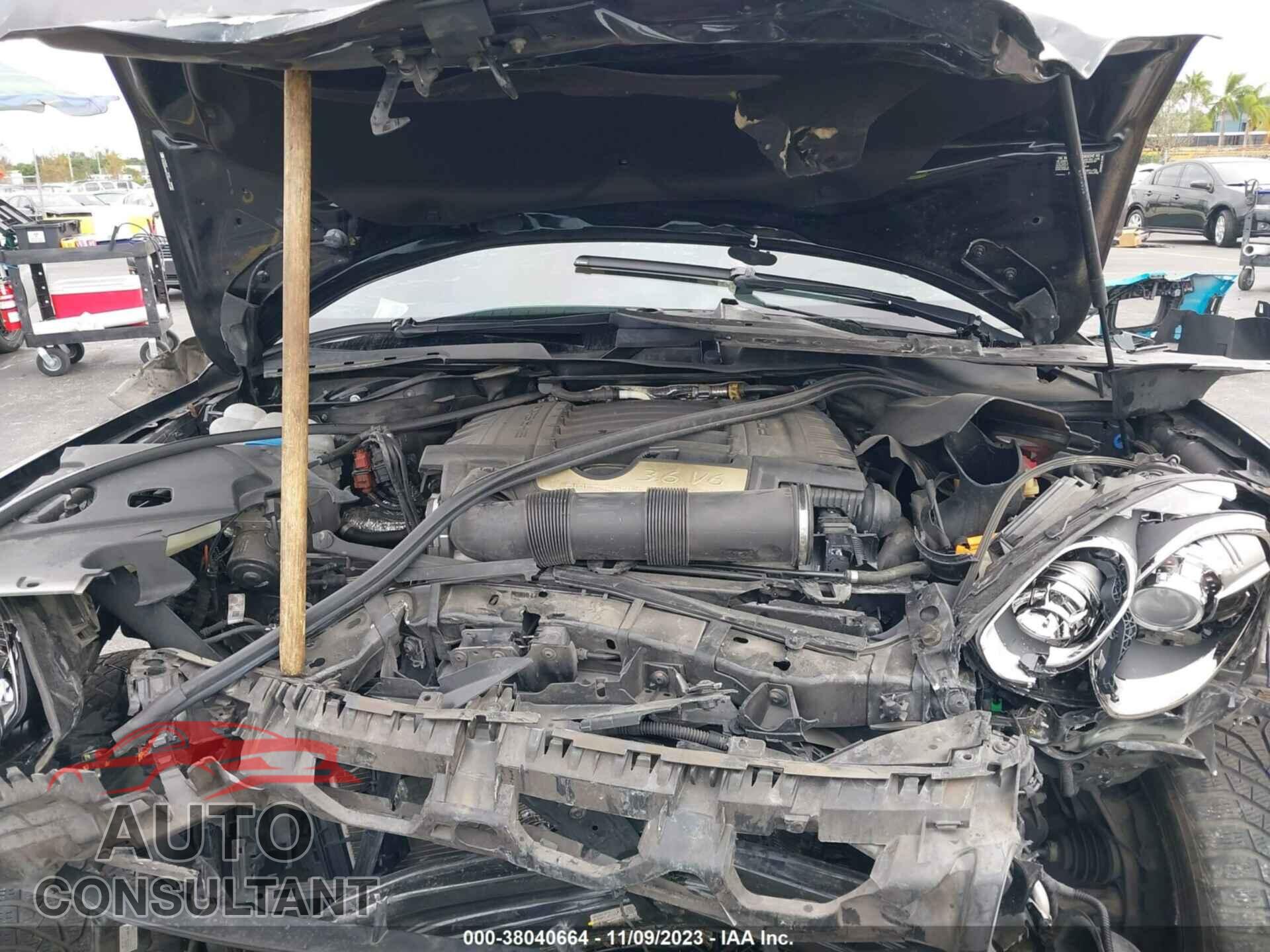 PORSCHE CAYENNE 2017 - WP1AA2A21HKA90531