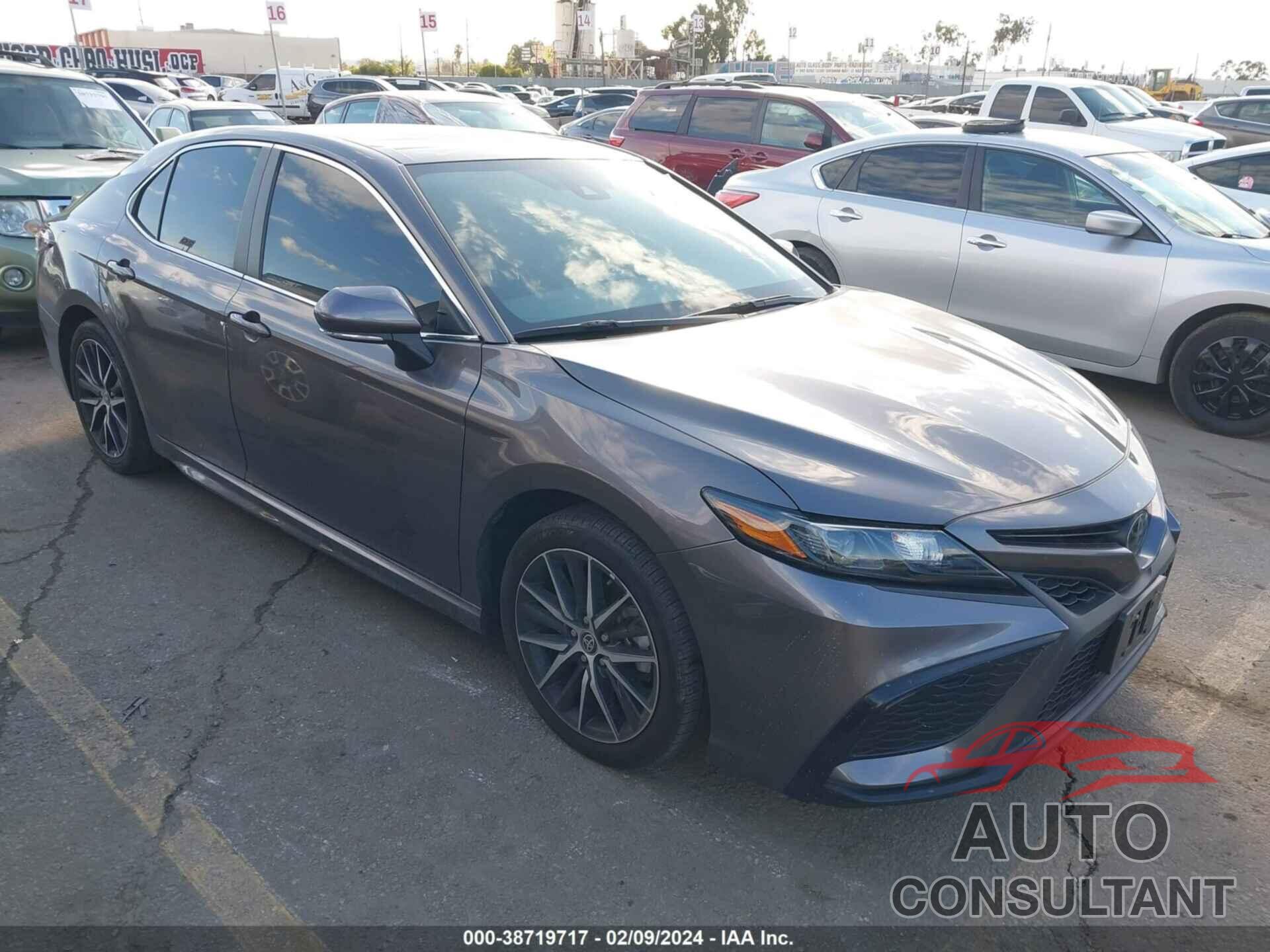 TOYOTA CAMRY 2022 - 4T1T11AK3NU702938