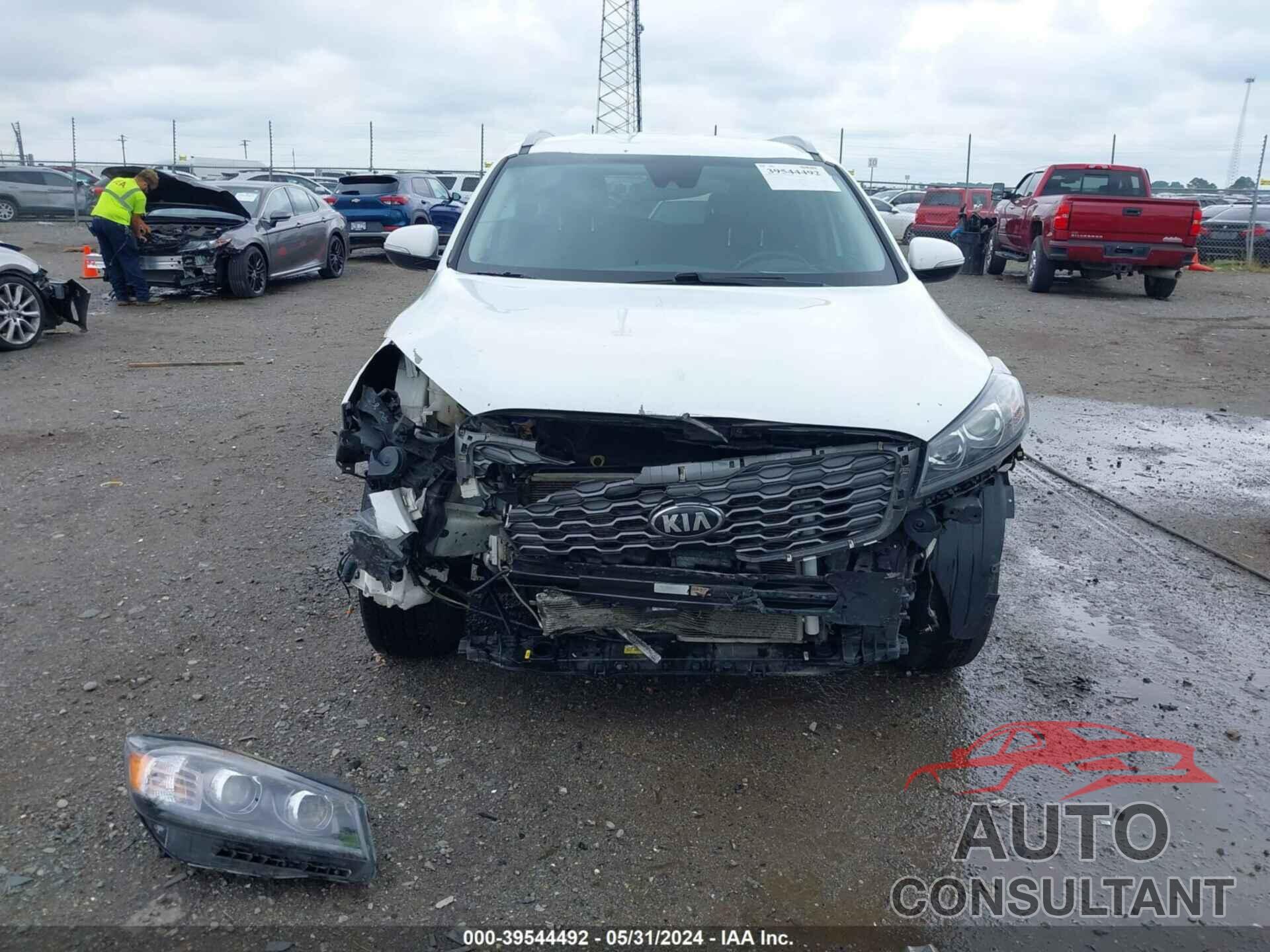 KIA SORENTO 2019 - 5XYPH4A57KG502493