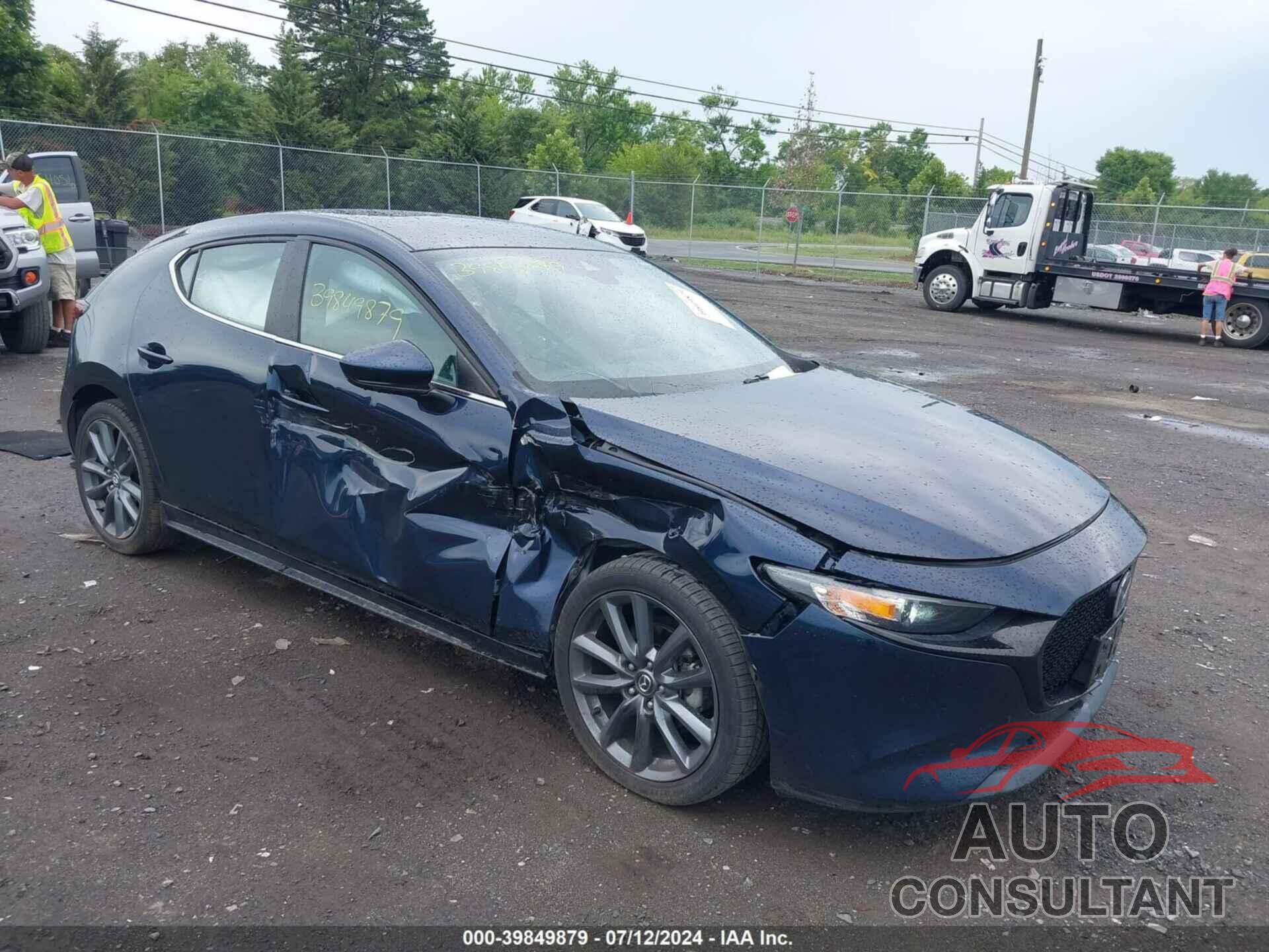 MAZDA MAZDA3 2019 - JM1BPAJM8K1135820