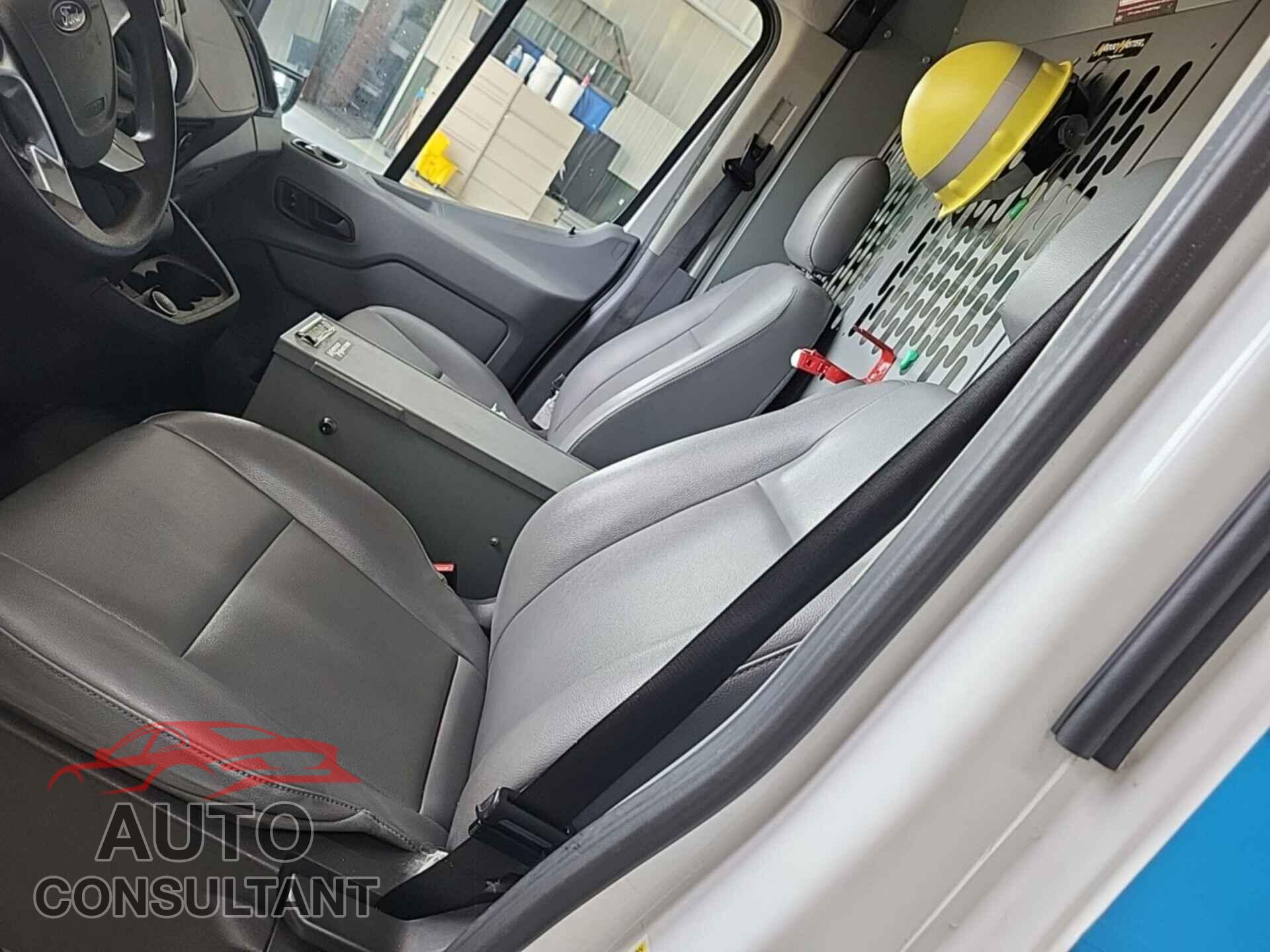 FORD TRANSIT 2018 - 1FTYE1CM2JKB42302