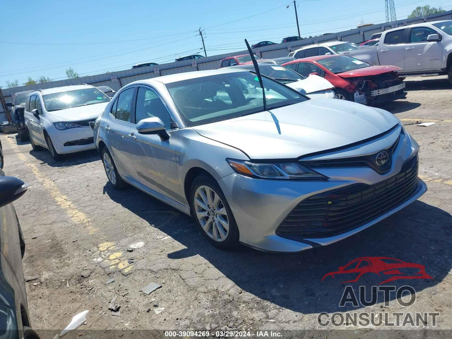 TOYOTA CAMRY 2018 - 4T1B11HK9JU053142