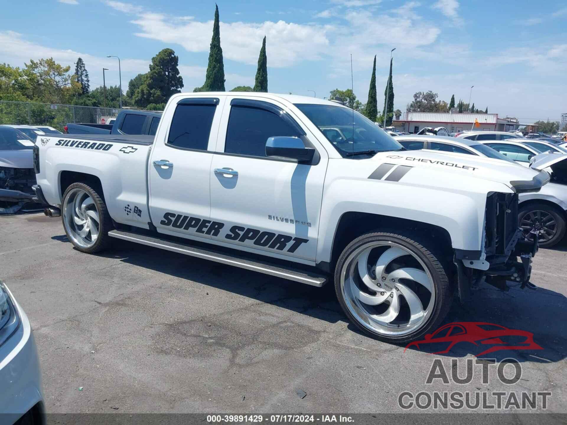 CHEVROLET SILVERADO 1500 2018 - 1GCRCPECXJZ366121