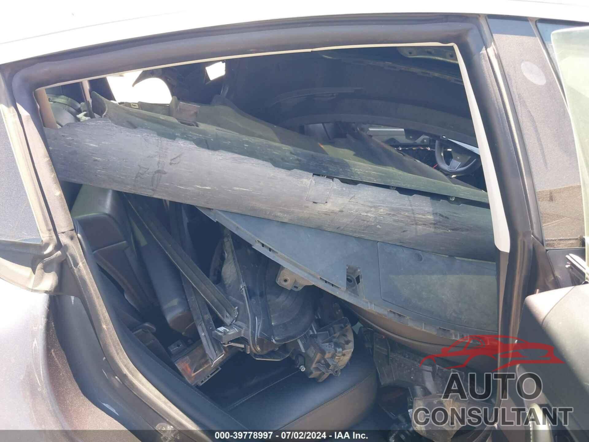 TESLA MODEL 3 2020 - 5YJ3E1EA0LF643900