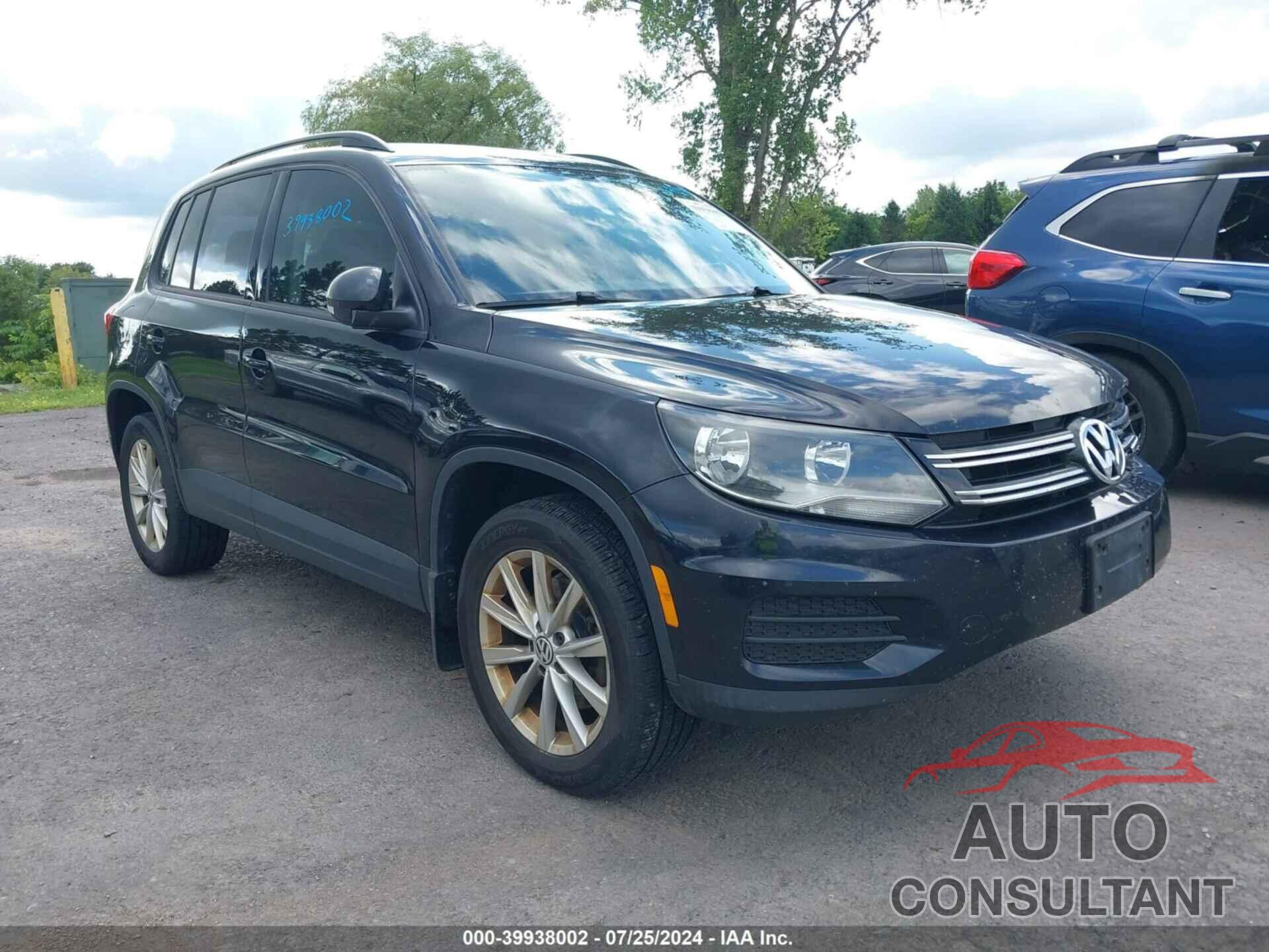 VOLKSWAGEN TIGUAN LIMITED 2018 - WVGBV7AX6JK004246