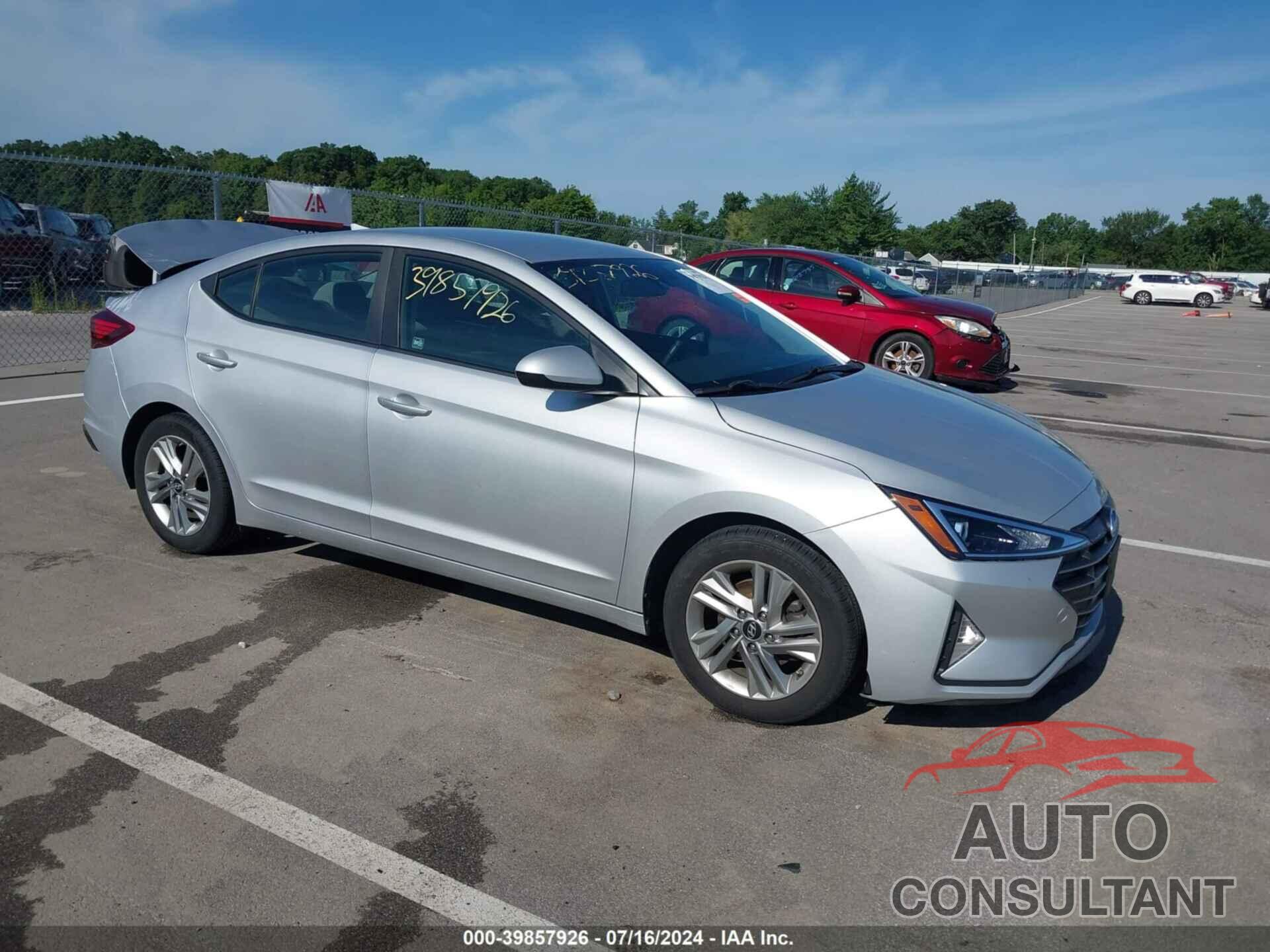 HYUNDAI ELANTRA 2019 - KMHD84LF3KU743793