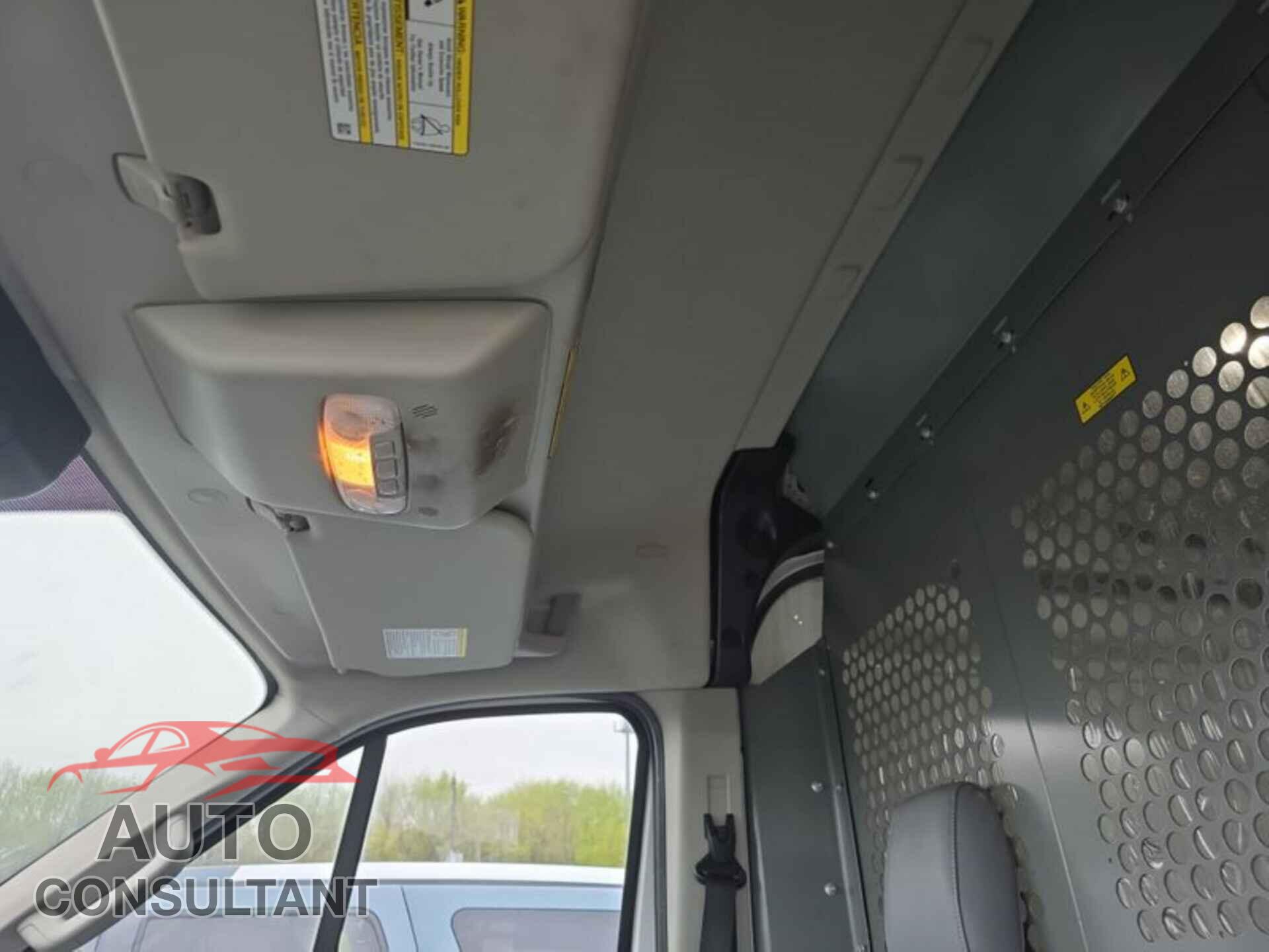 FORD TRANSIT 2019 - 1FTYR2CM4KKA80302