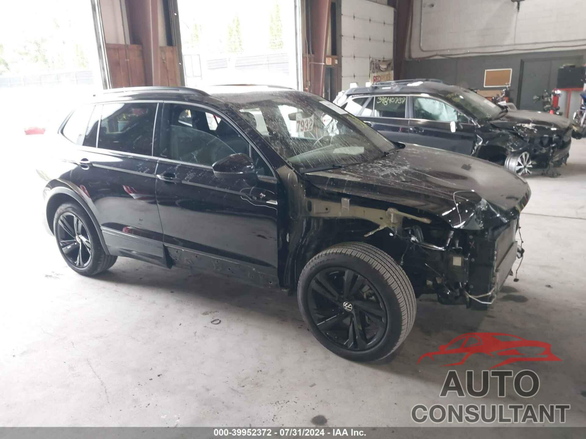 VOLKSWAGEN TIGUAN 2023 - 3VV8B7AX0PM022011