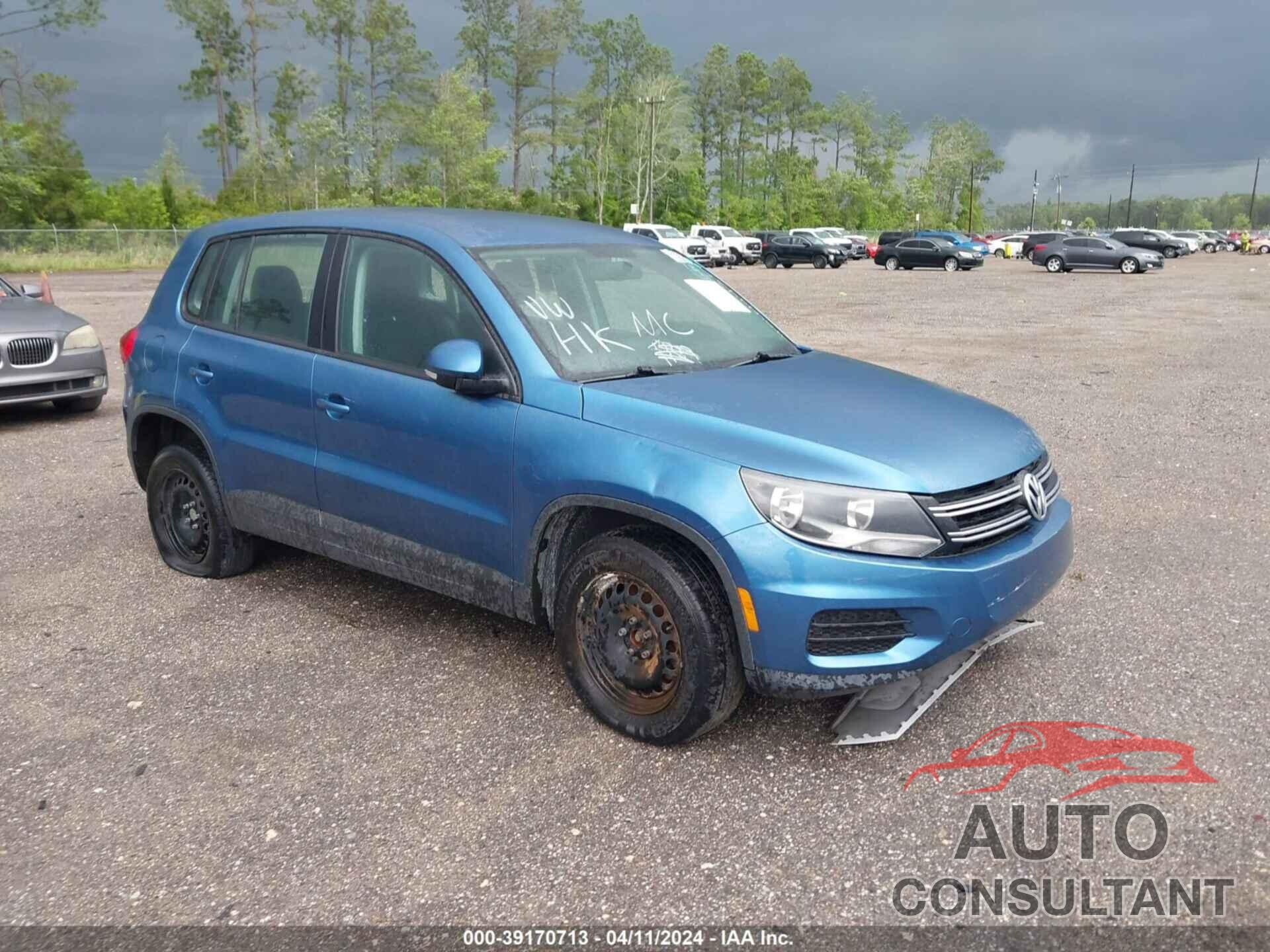 VOLKSWAGEN TIGUAN 2017 - WVGAV7AX0HK049043