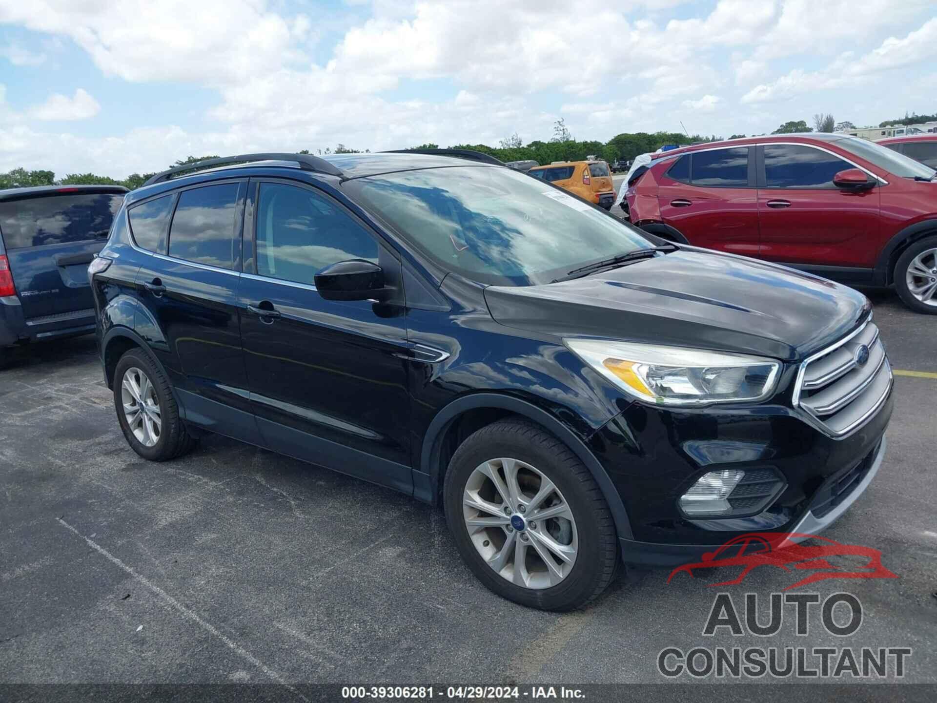 FORD ESCAPE 2018 - 1FMCU0GD4JUC50020