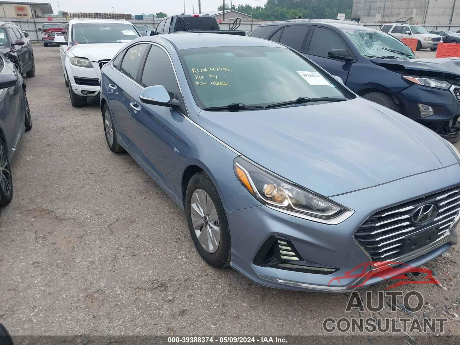 HYUNDAI SONATA 2018 - KMHE24L30JA079884