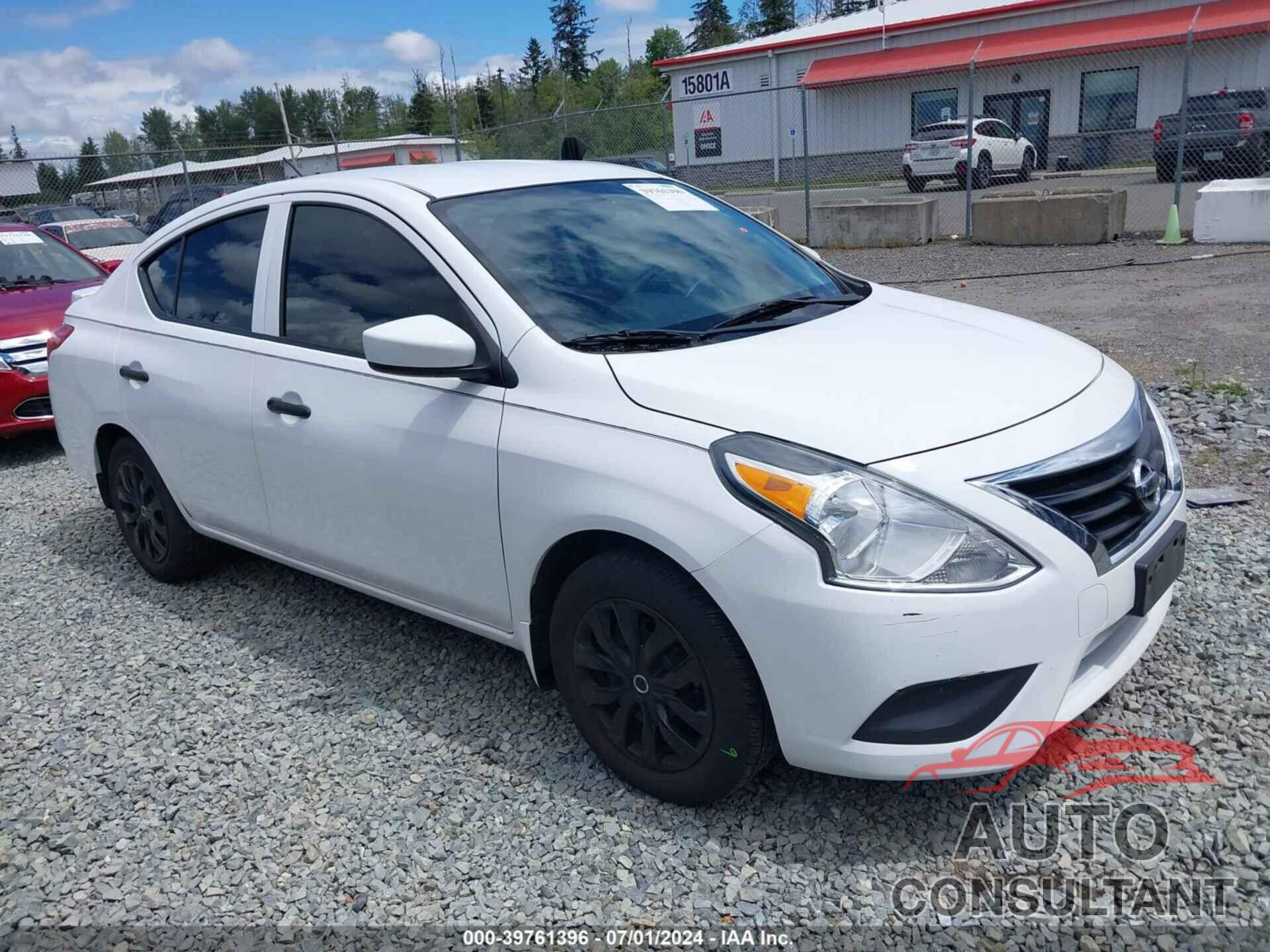 NISSAN VERSA 2018 - 3N1CN7APXJL828230