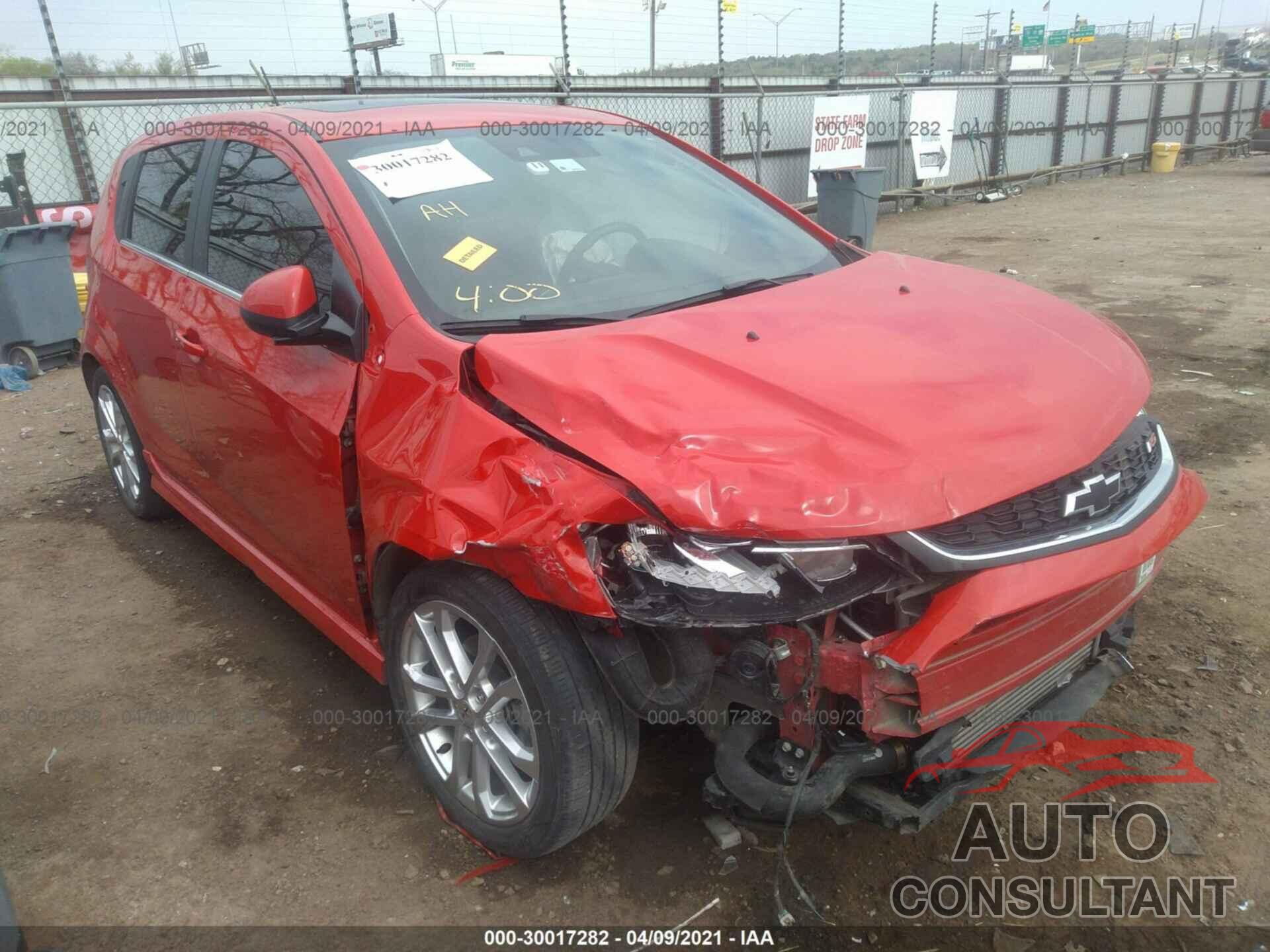 CHEVROLET SONIC 2019 - 1G1JD6SB9K4106994