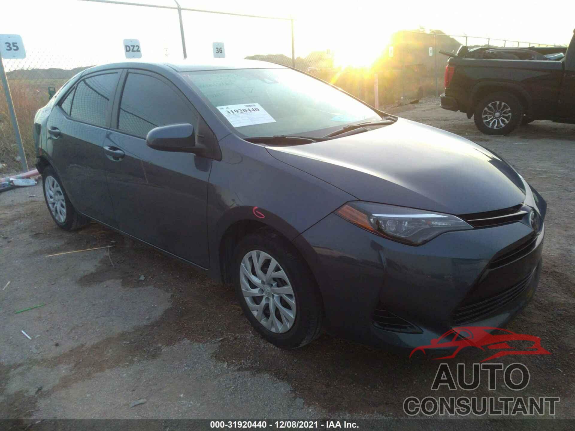 TOYOTA COROLLA 2018 - 5YFBURHE9JP806265