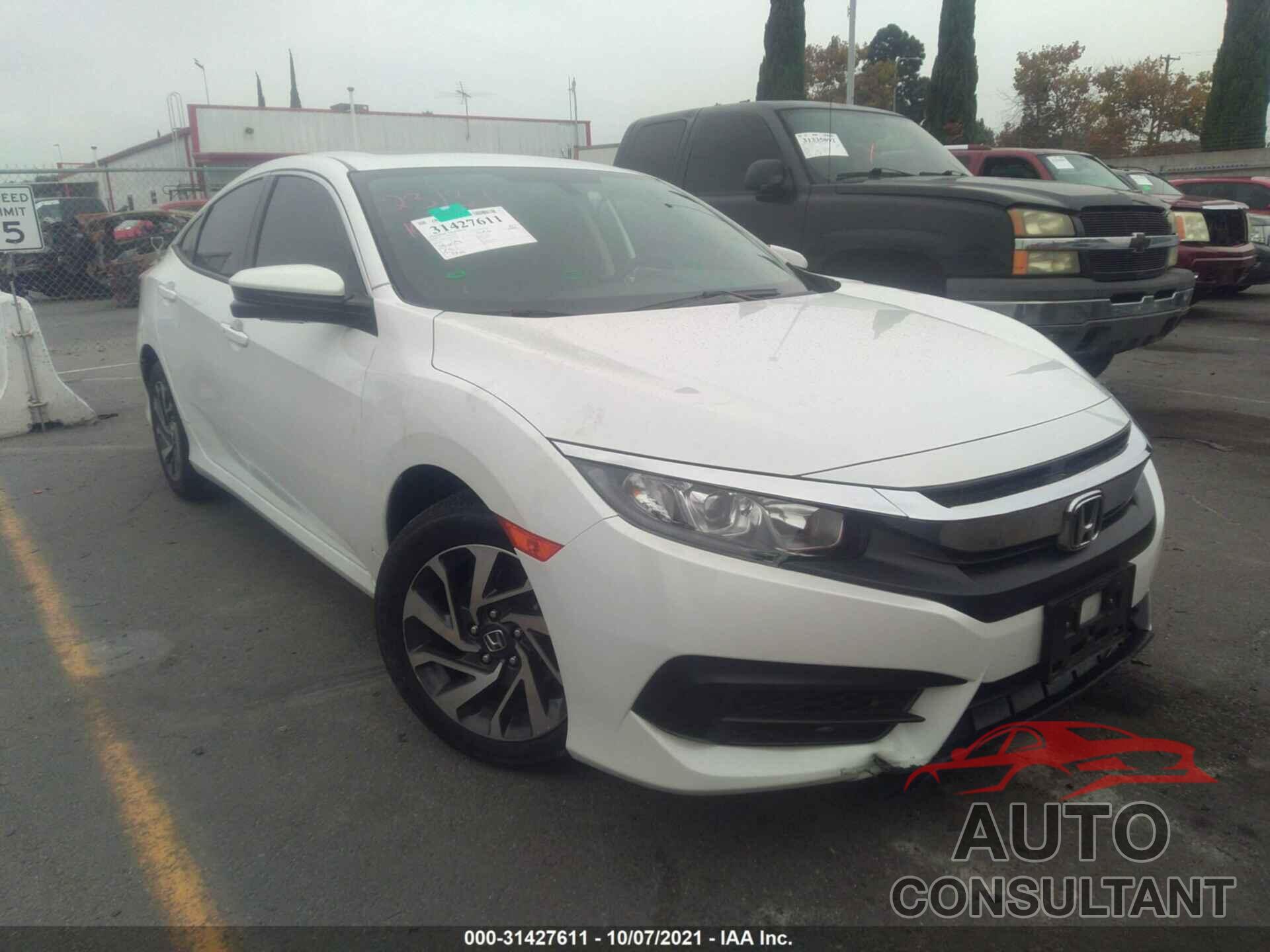 HONDA CIVIC SEDAN 2018 - 19XFC2F75JE208577