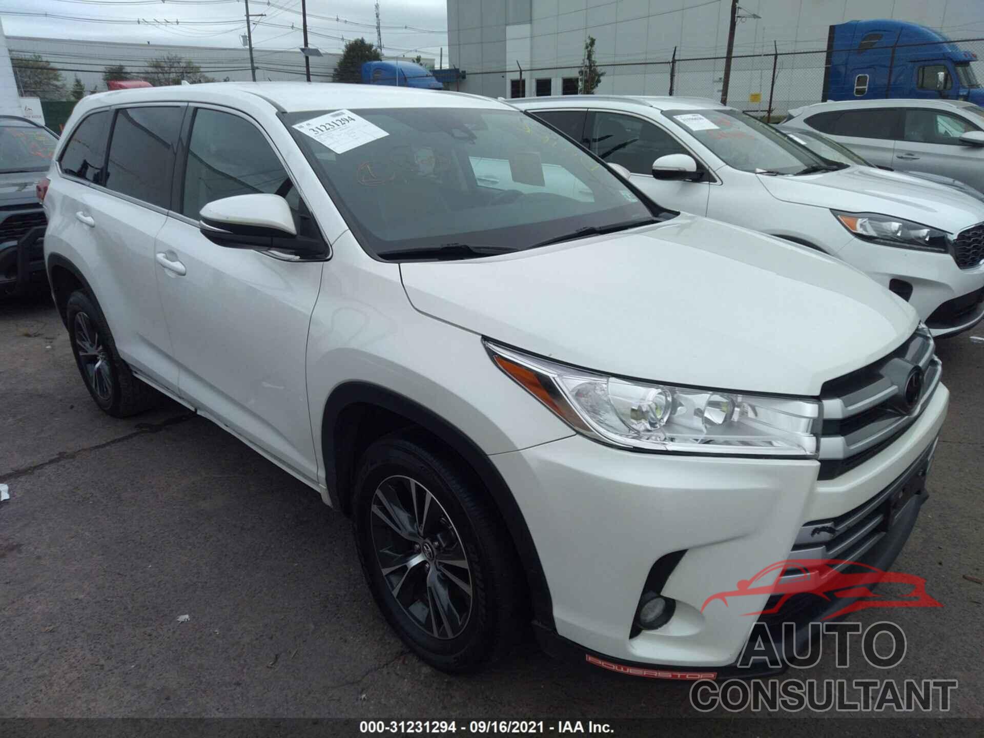 TOYOTA HIGHLANDER 2018 - 5TDZZRFH2JS287323