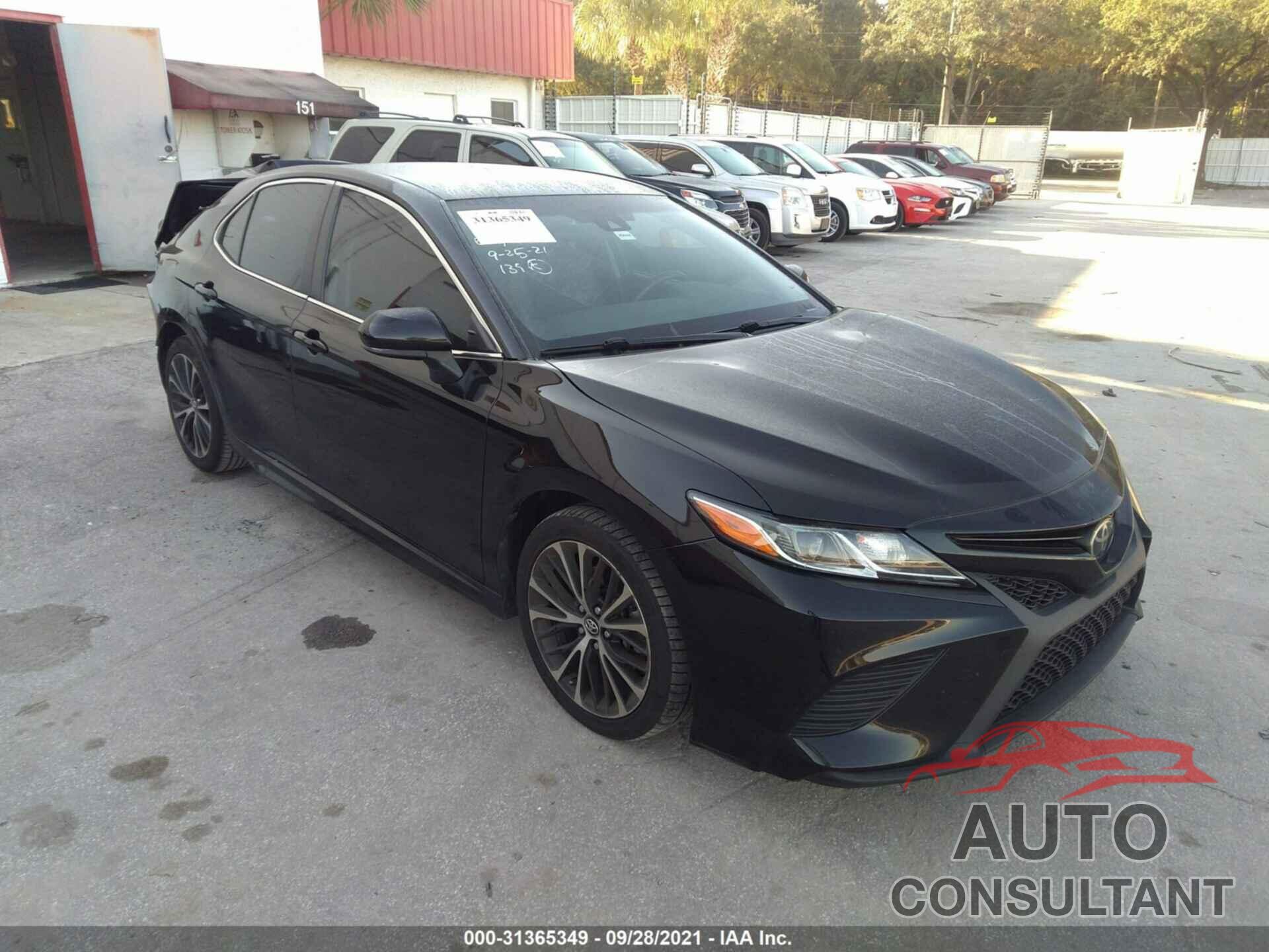 TOYOTA CAMRY 2018 - 4T1B11HK6JU049291
