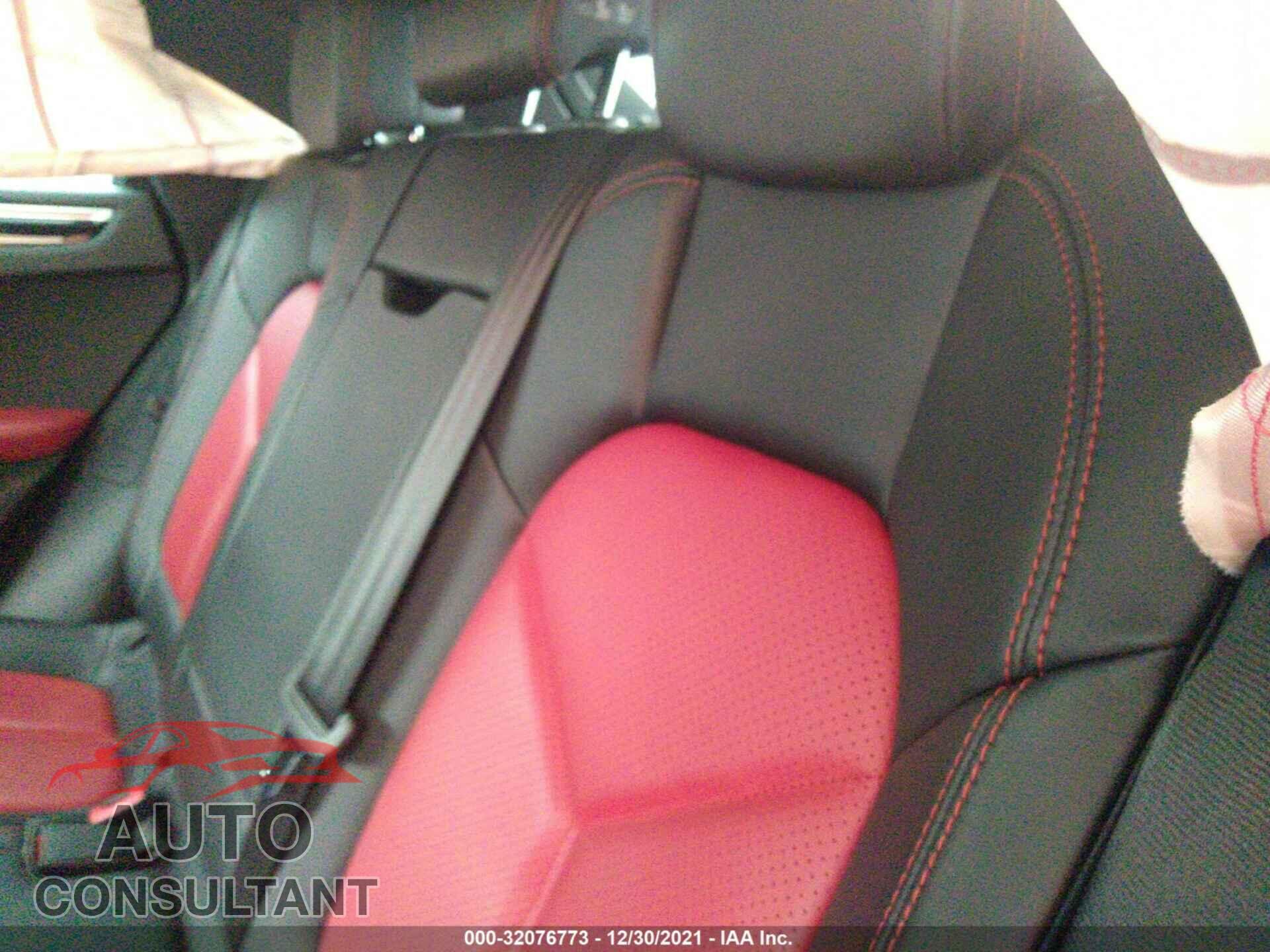PORSCHE MACAN 2017 - WP1AA2A52HLB06630