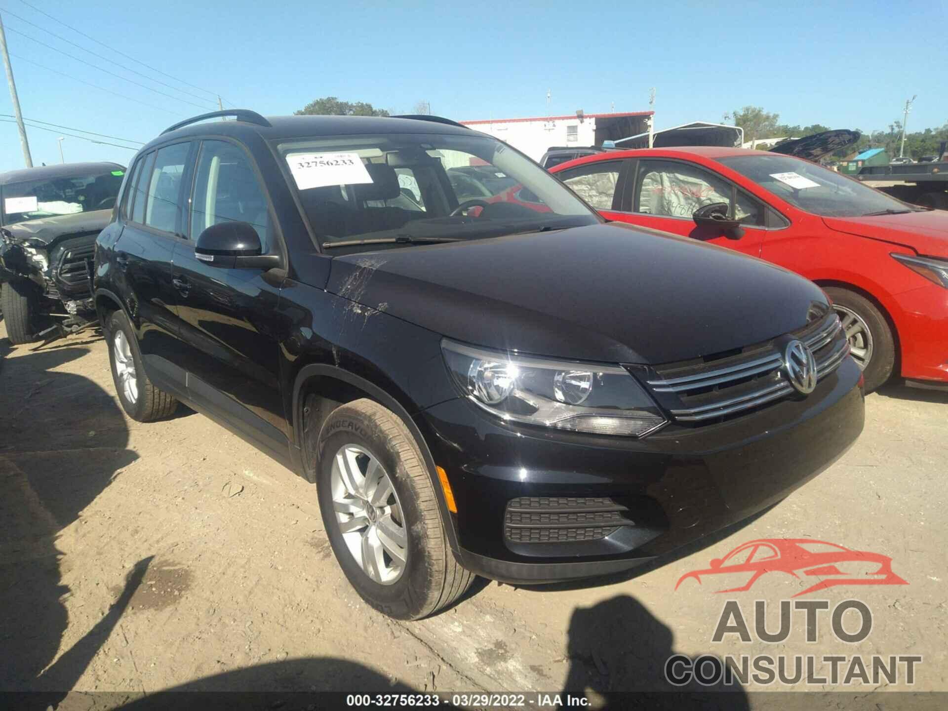 VOLKSWAGEN TIGUAN 2017 - WVGAV7AX8HK018851