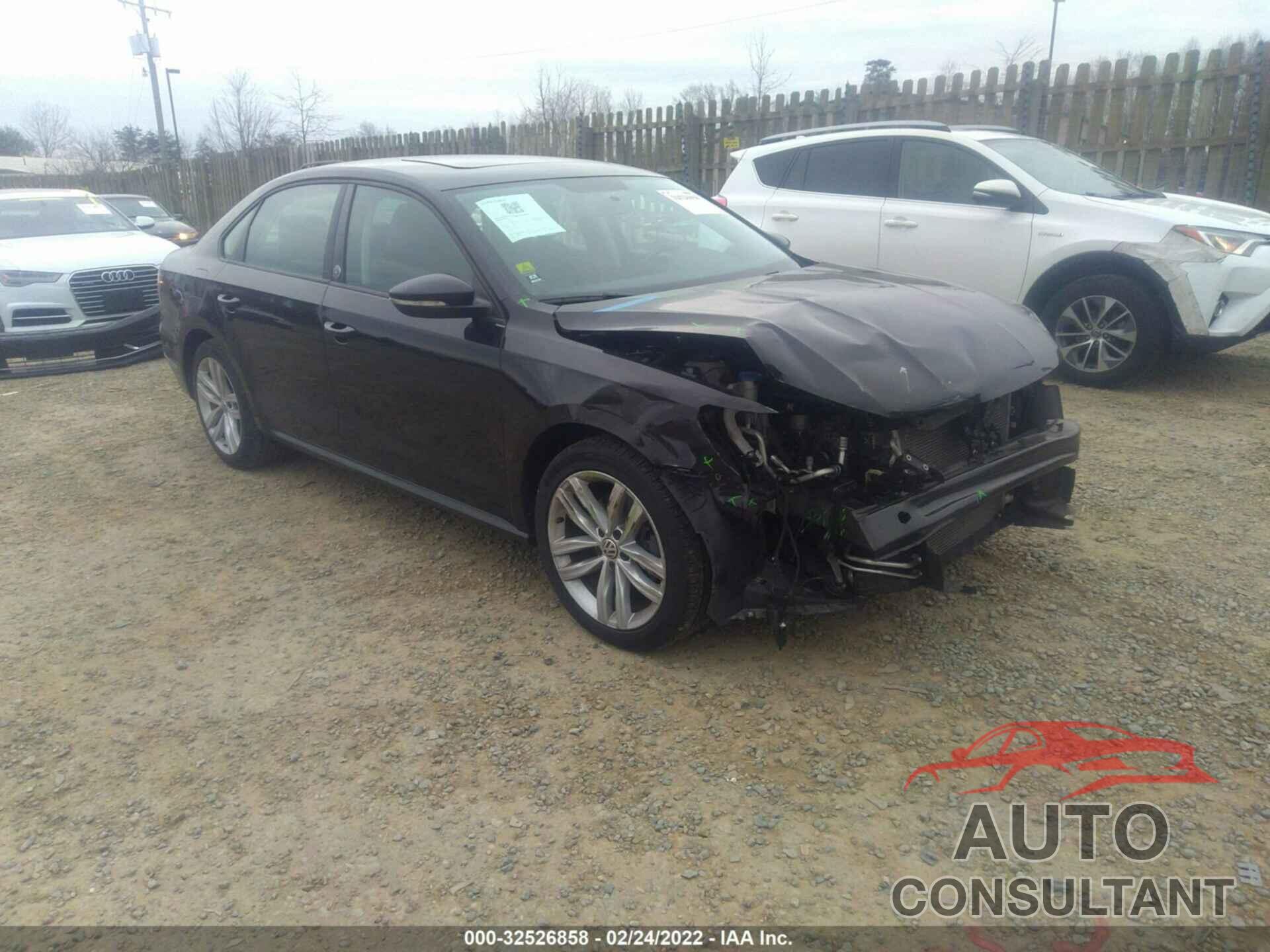 VOLKSWAGEN PASSAT 2019 - 1VWLA7A37KC005657