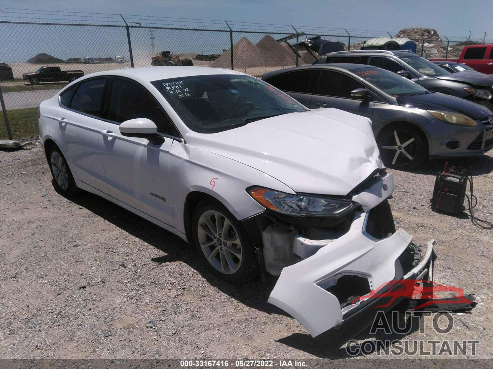 FORD FUSION HYBRID 2019 - 3FA6P0LU1KR151961