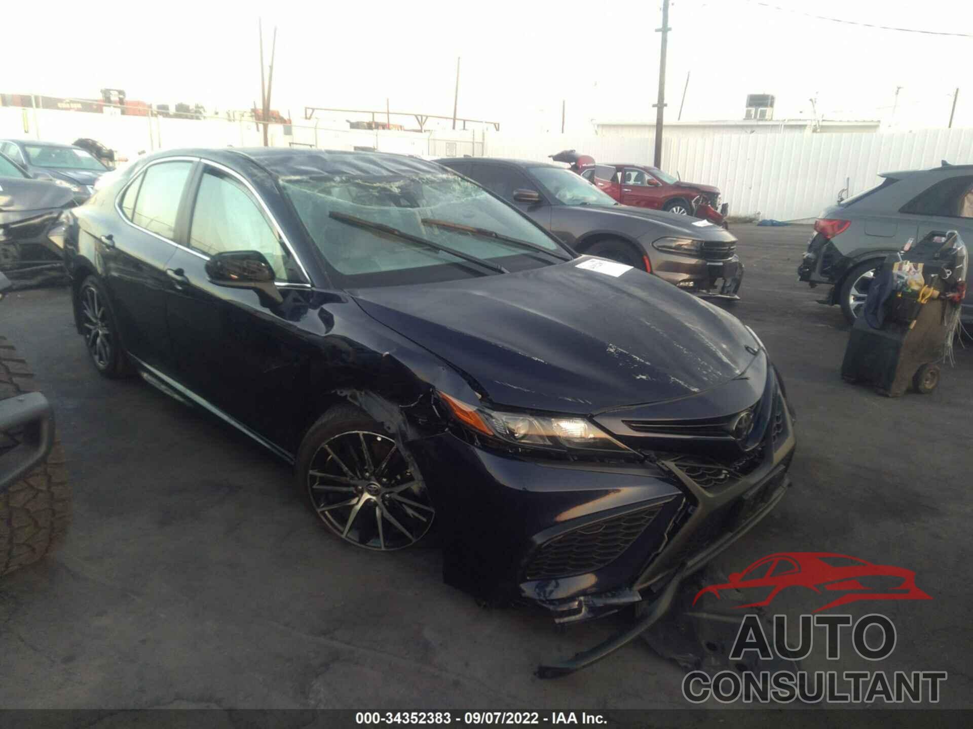 TOYOTA CAMRY 2021 - 4T1G11AK1MU492582