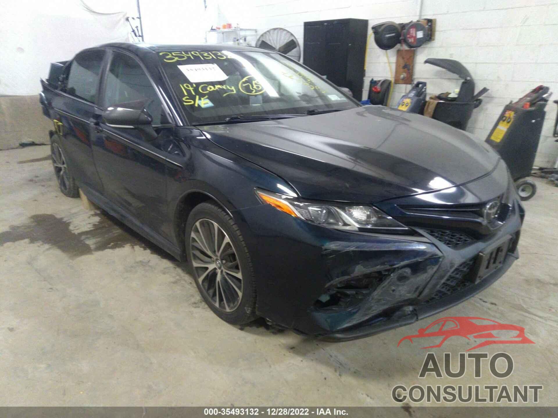 TOYOTA CAMRY 2019 - 4T1B11HK0KU806445