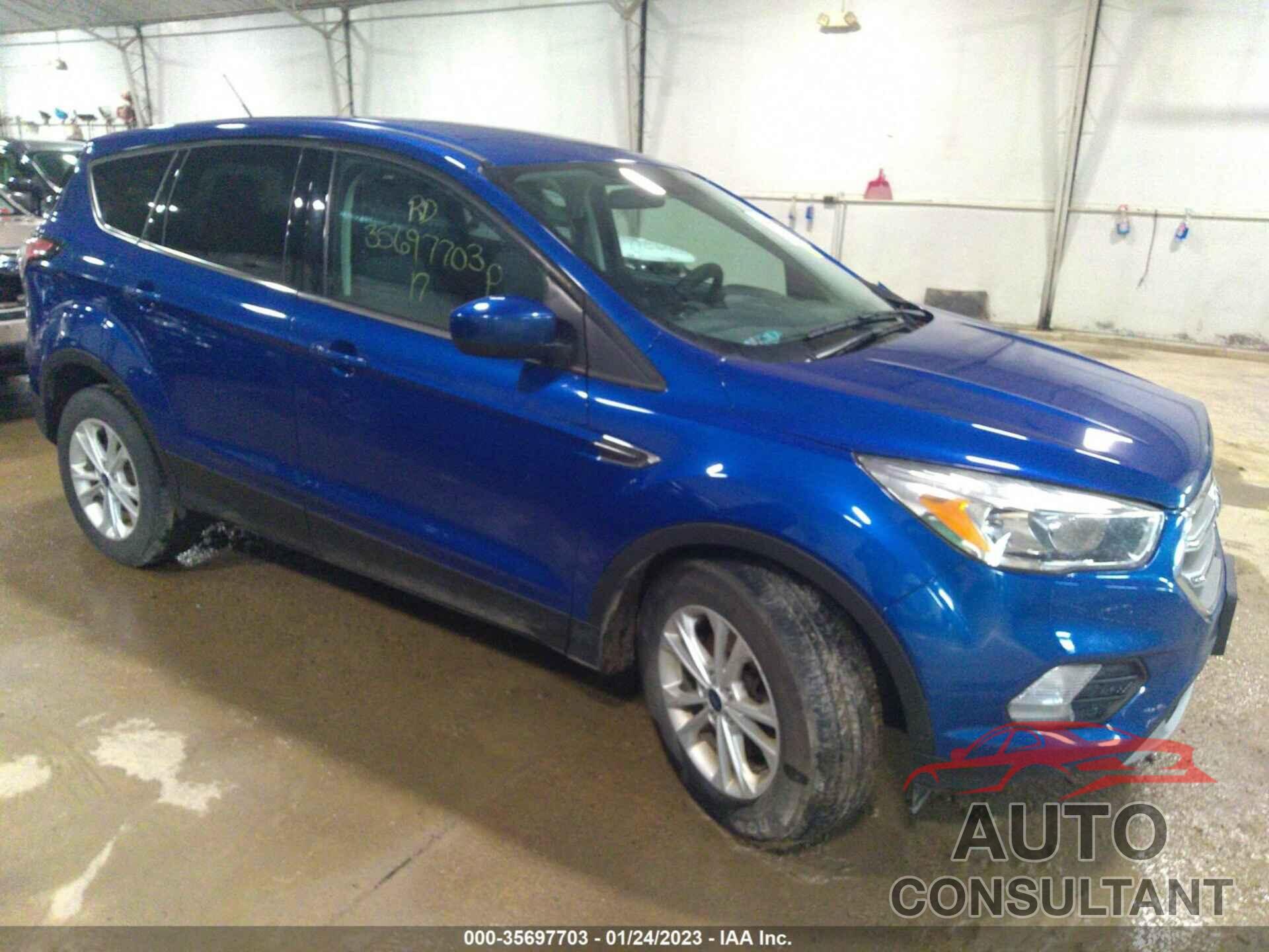 FORD ESCAPE 2017 - 1FMCU9GD4HUE32413
