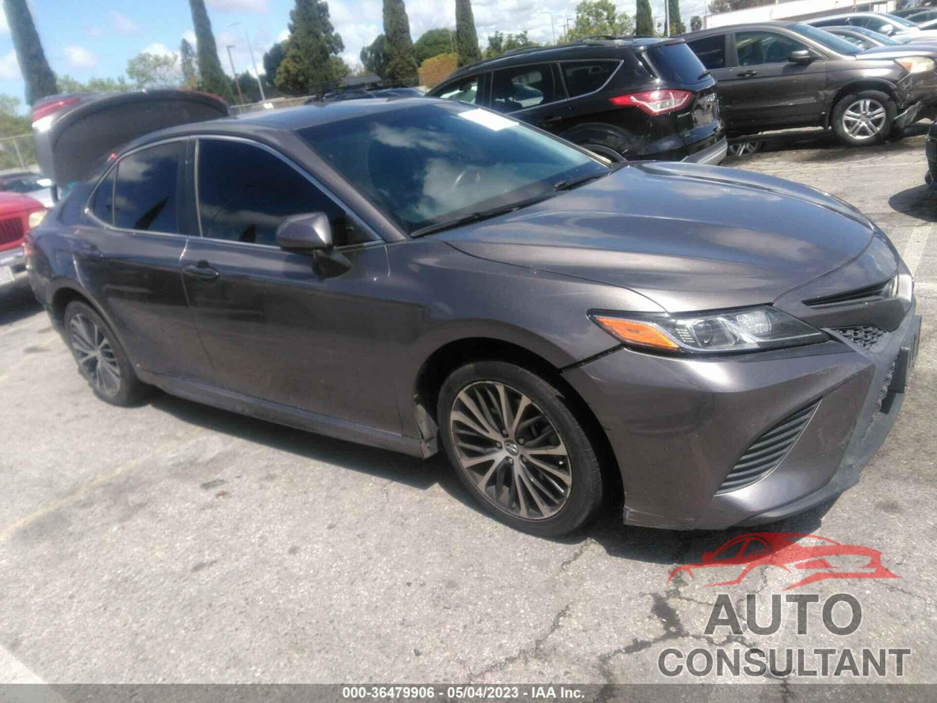 TOYOTA CAMRY 2018 - 4T1B11HK9JU016236