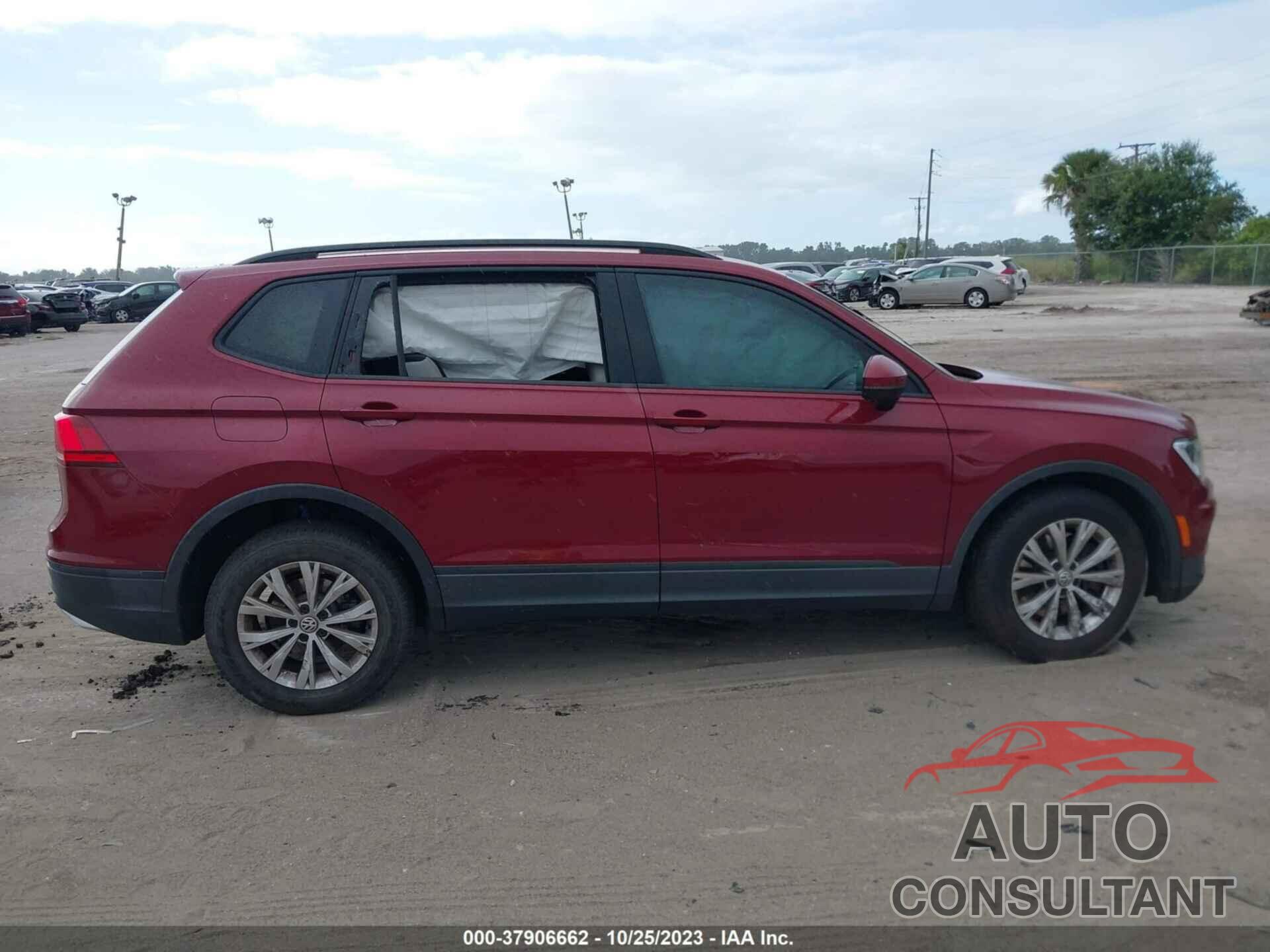 VOLKSWAGEN TIGUAN 2018 - 3VV1B7AXXJM122612