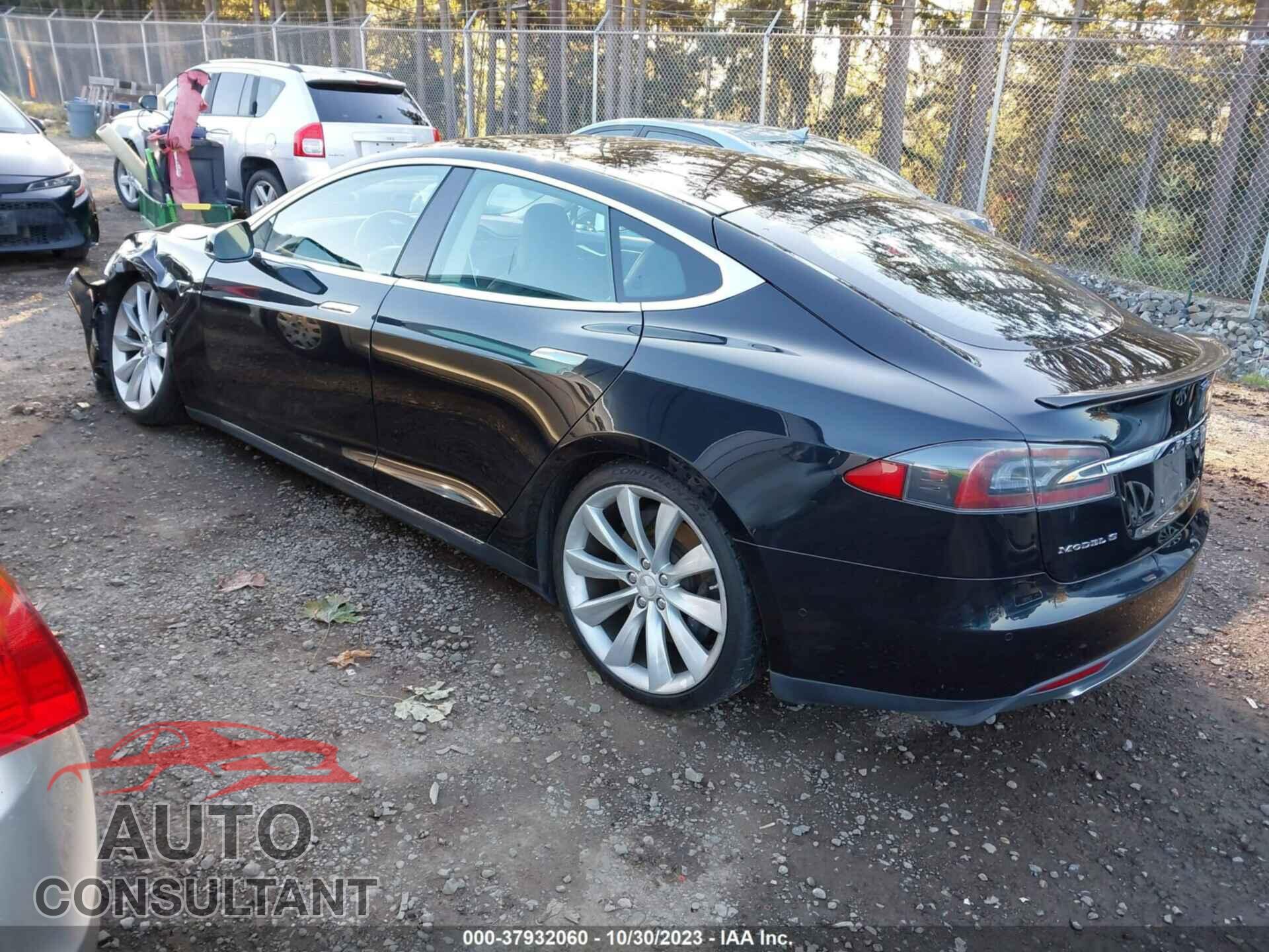TESLA MODEL S 2015 - 5YJSA1E27FF101181