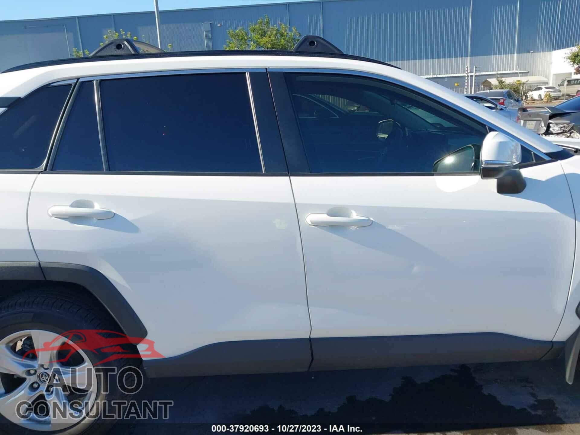 TOYOTA RAV4 2019 - JTMP1RFV0KD022367